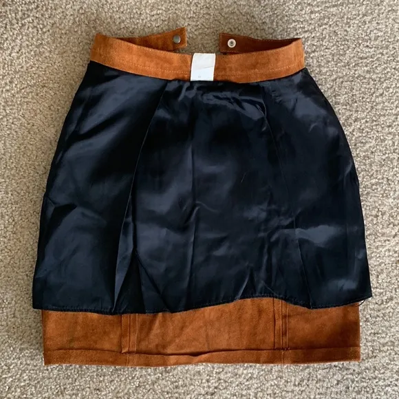 - Genuine Leather Suede Phoenix Outerwear Vintage Skirt Size Xsmall