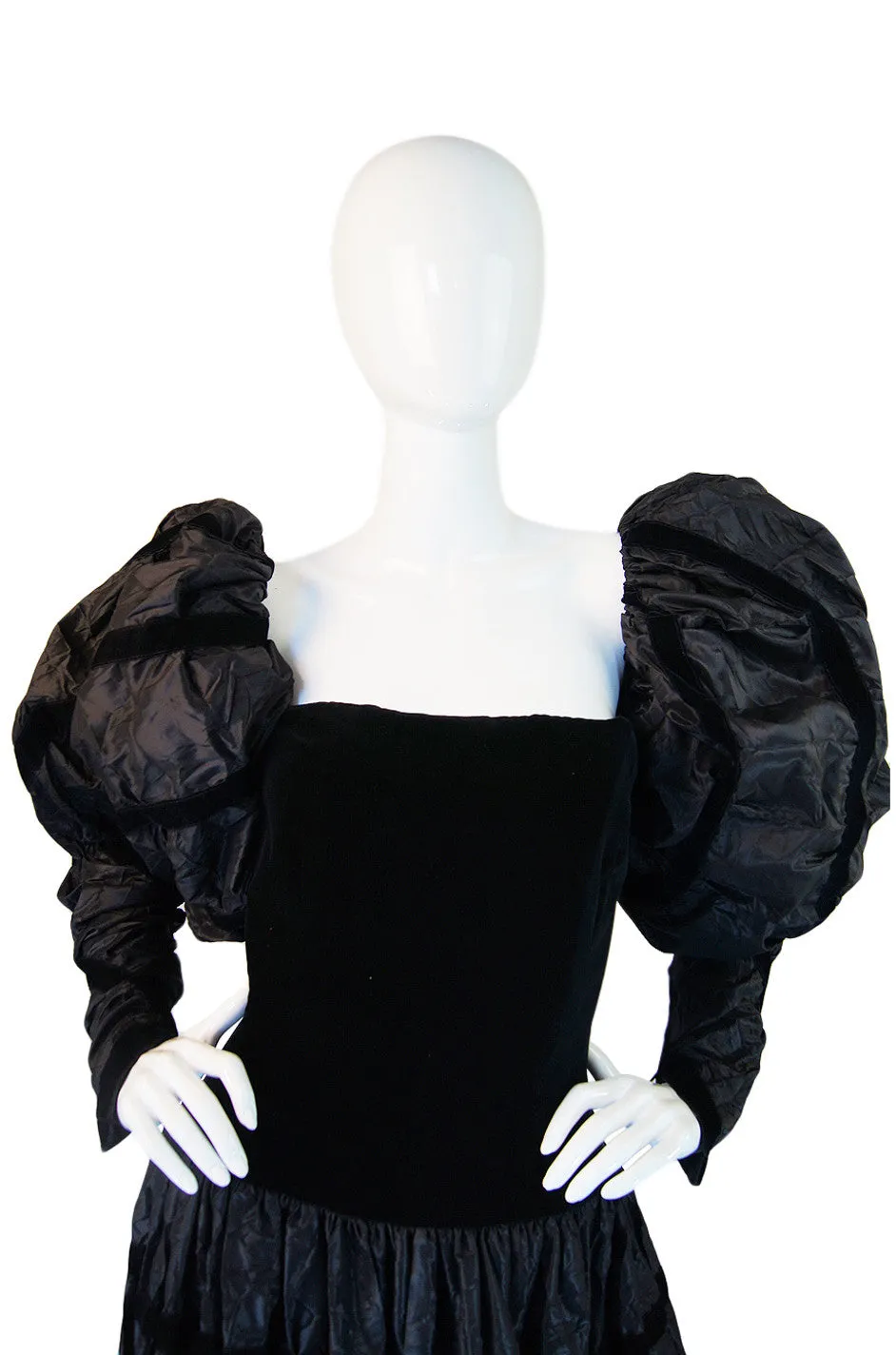 1986 Chanel Gown w Removable Sleeves