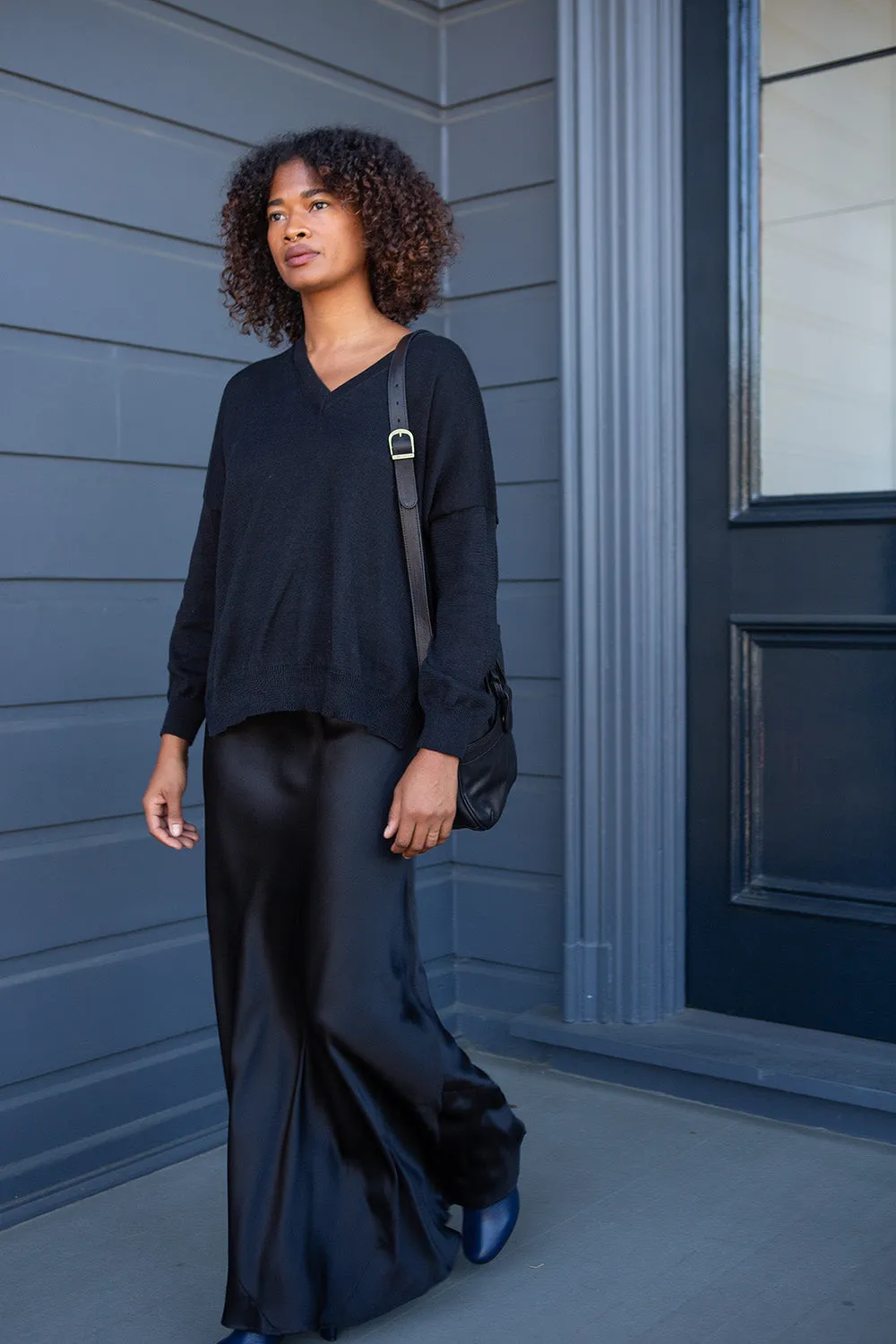 Anna Pima Cotton V Neck Pullover in Black