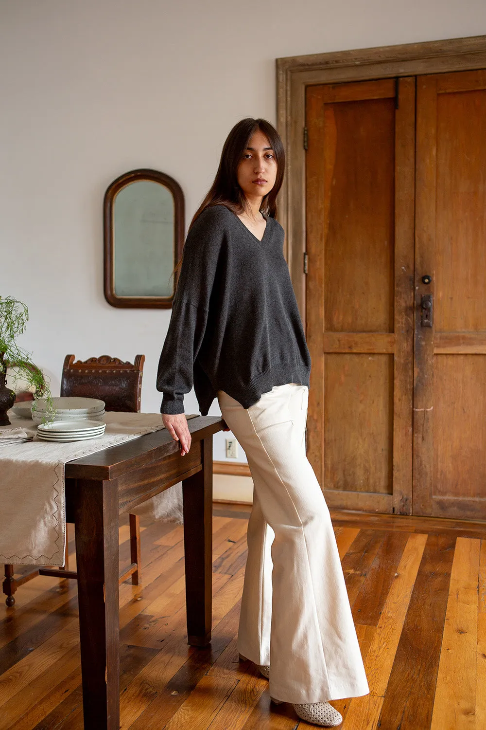 Anna Pima Cotton V Neck Pullover in Charcoal