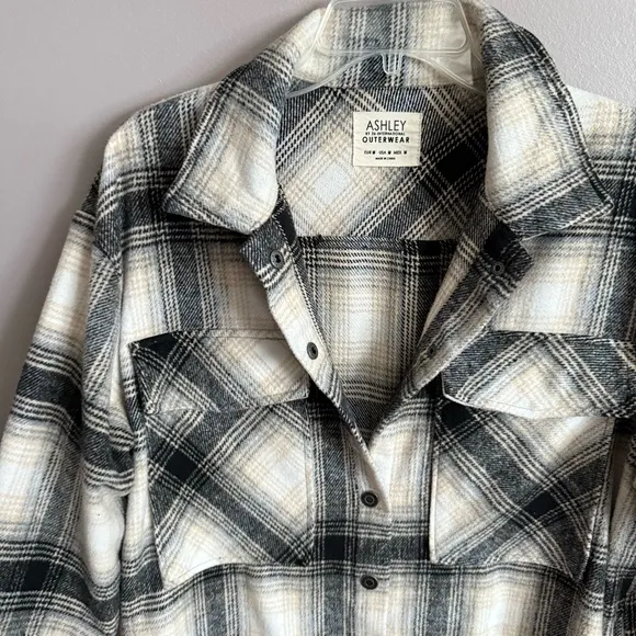Ashley by 26 International Oversized Plaid Shacket Overcoat with Pockets Medium