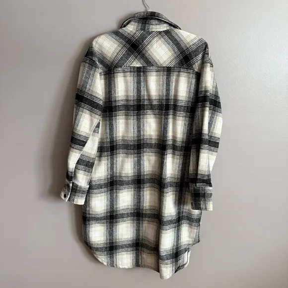 Ashley by 26 International Oversized Plaid Shacket Overcoat with Pockets Medium