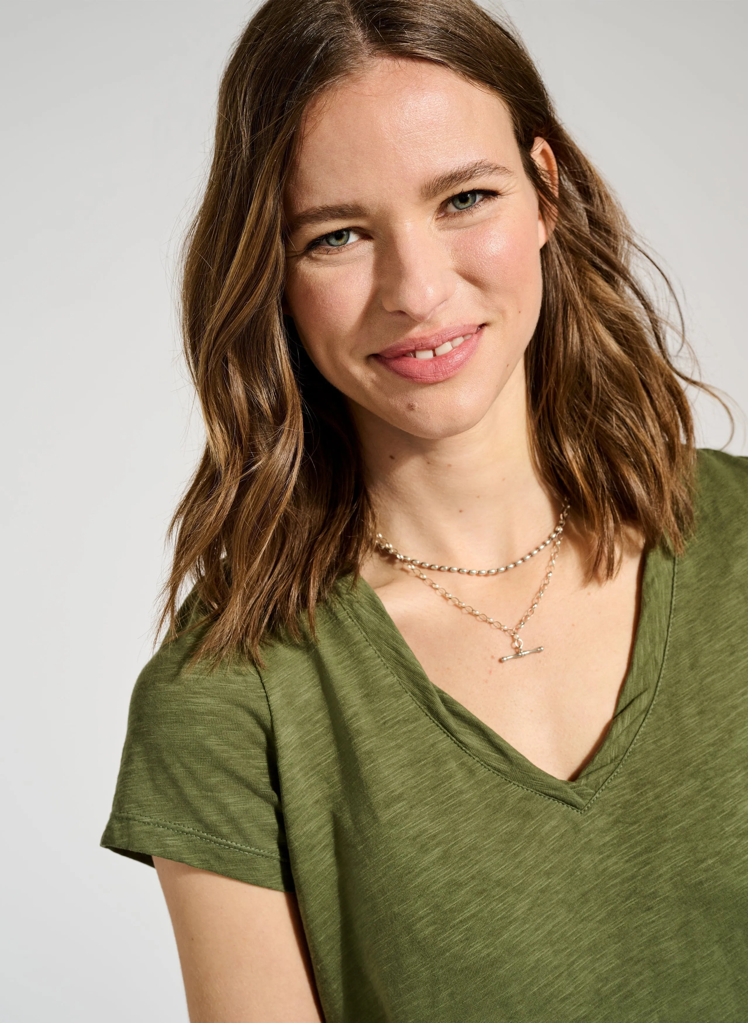 Baukjen Essentials Organic Cotton V-Neck Tee | Light Khaki