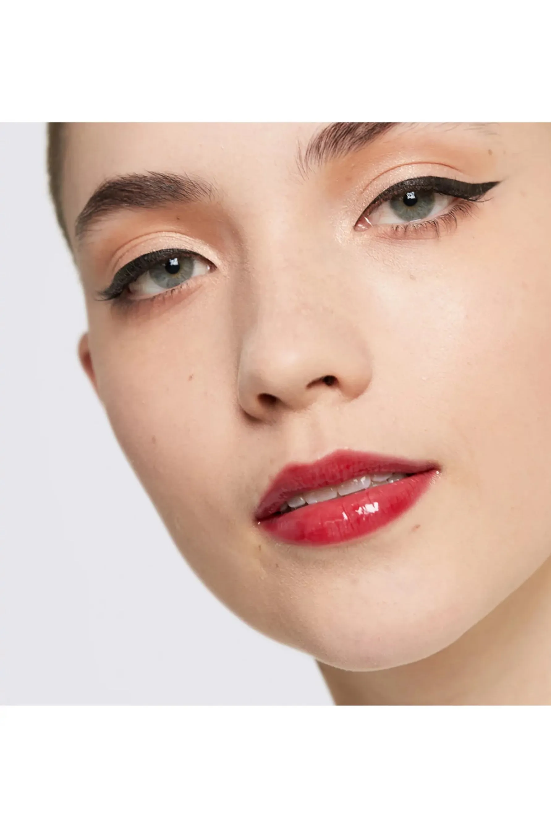 CLINIQUE Pop Plush™ Creamy Lip Gloss Juicy Apple