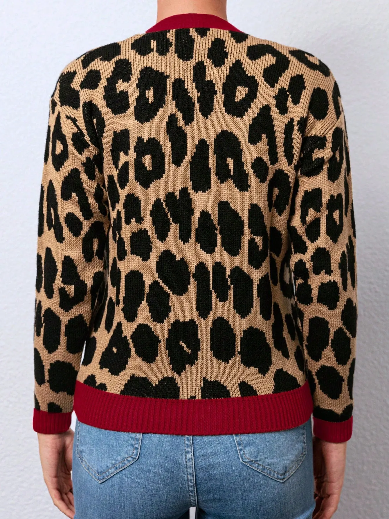 Cárdigan de leopardo con ribete en contraste