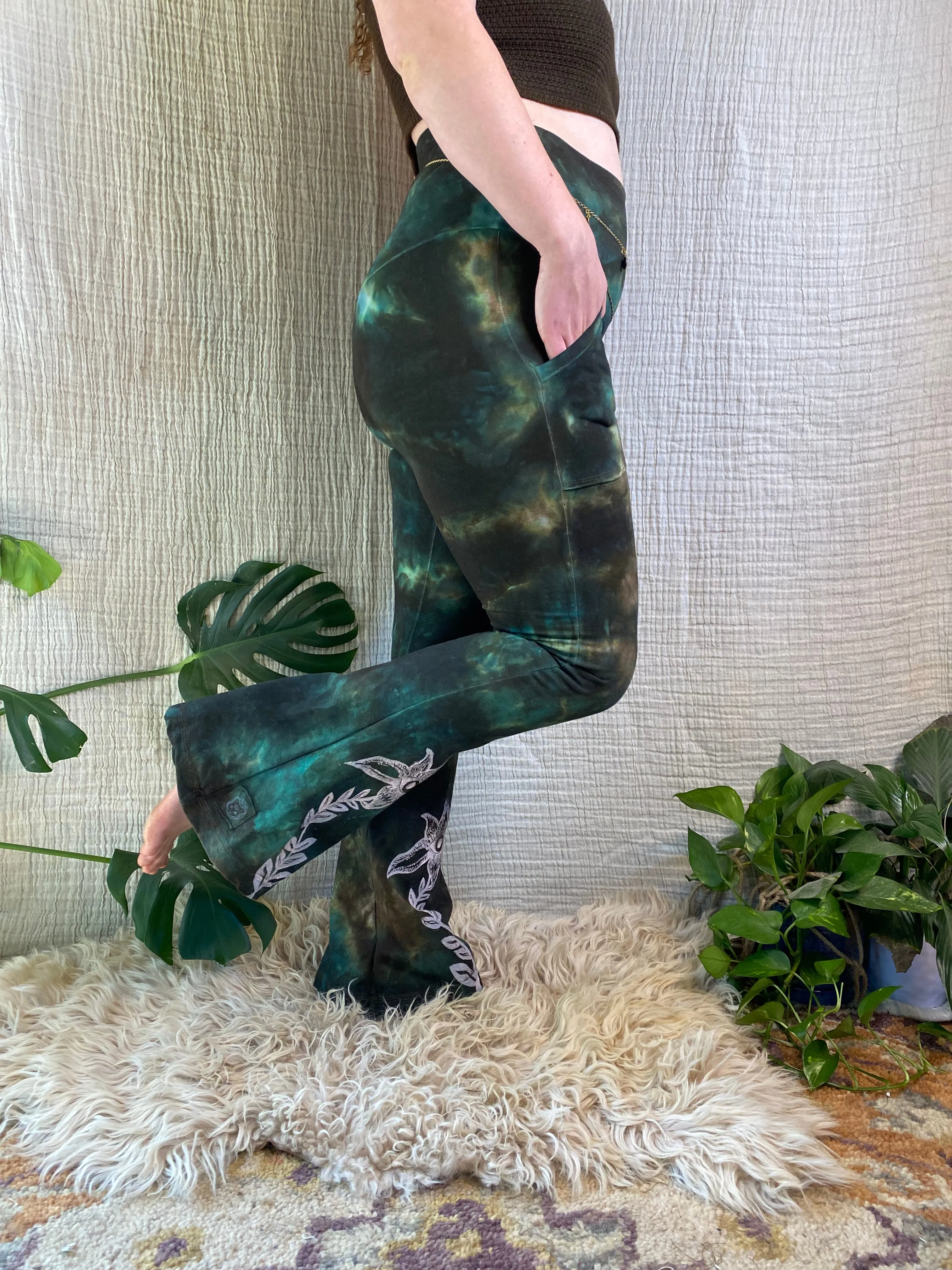 Datura Flares (Core & Cozy)