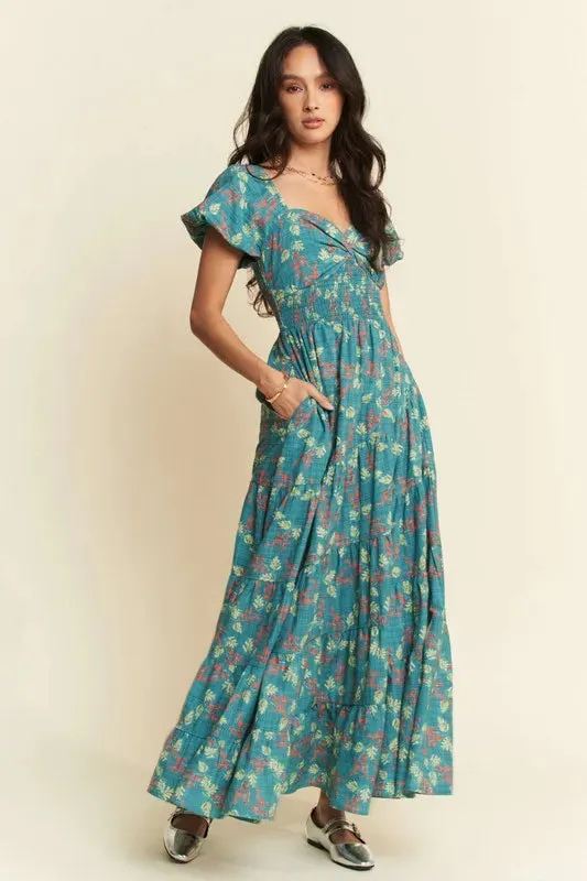 Davi & Dani Lightweight Sweetheart Neck Textured Tiered Maxi Dress