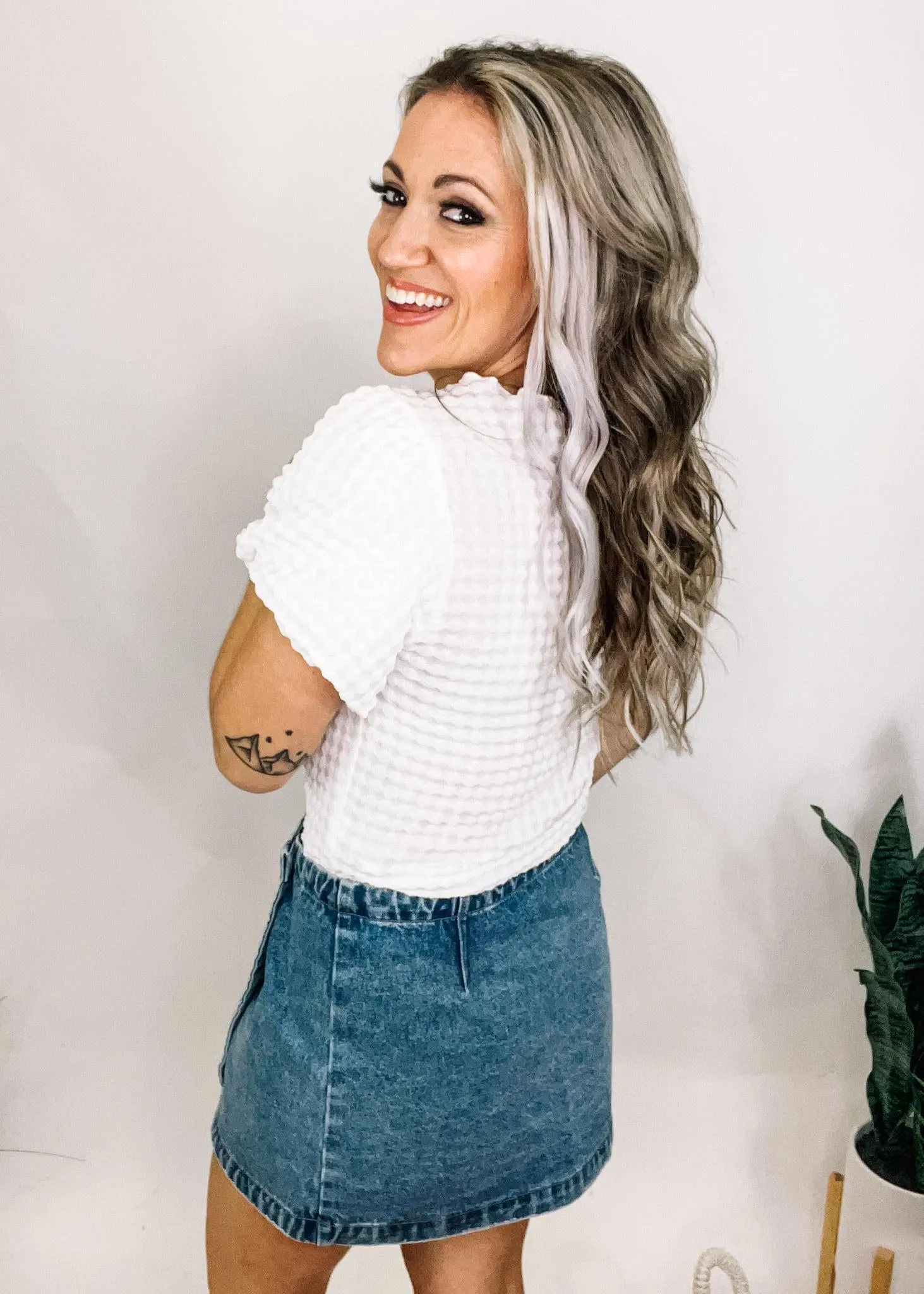 Delicate Bubble Textured Puff Sleeve Top