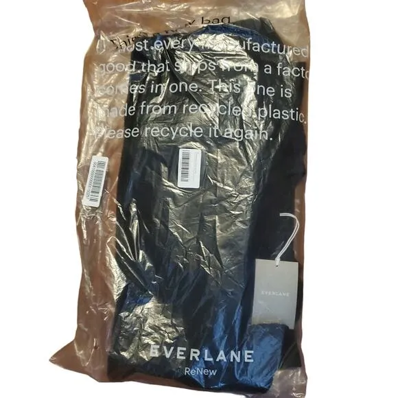 Everlane The ReNew Fleece Oversized Crew Black Extra Small NWT Teddy Sweatshirt
