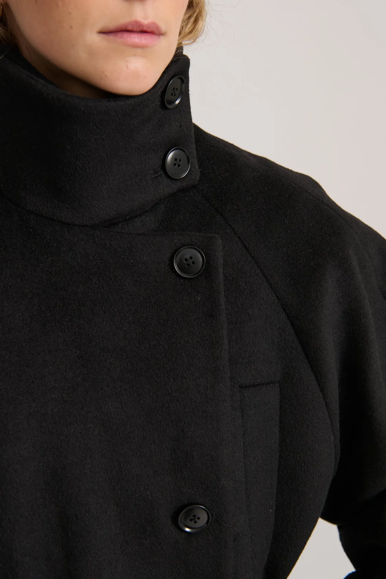 FUNNEL NECK COAT BLACK – PRE ORDER