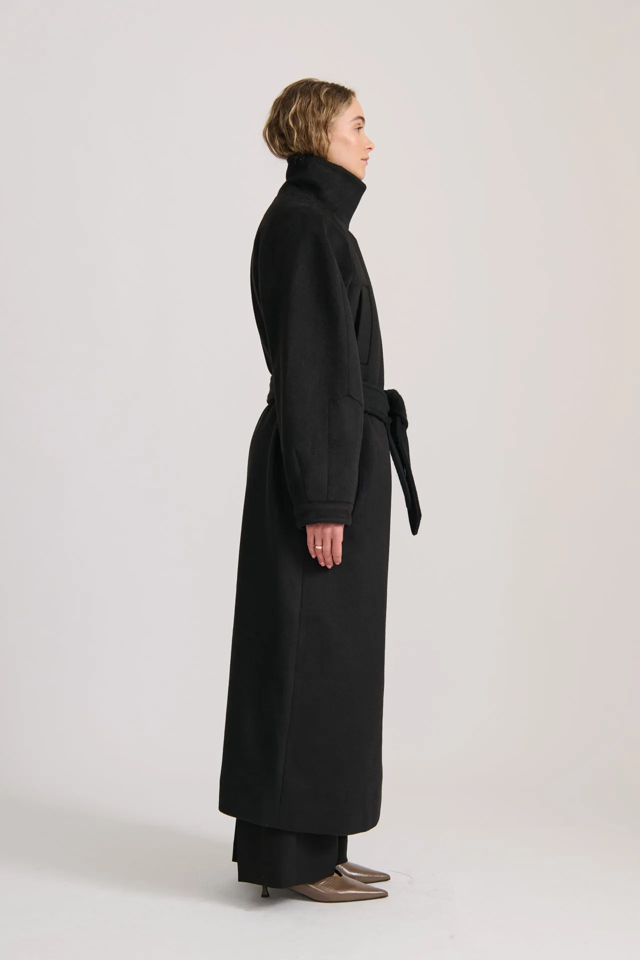 FUNNEL NECK COAT BLACK – PRE ORDER
