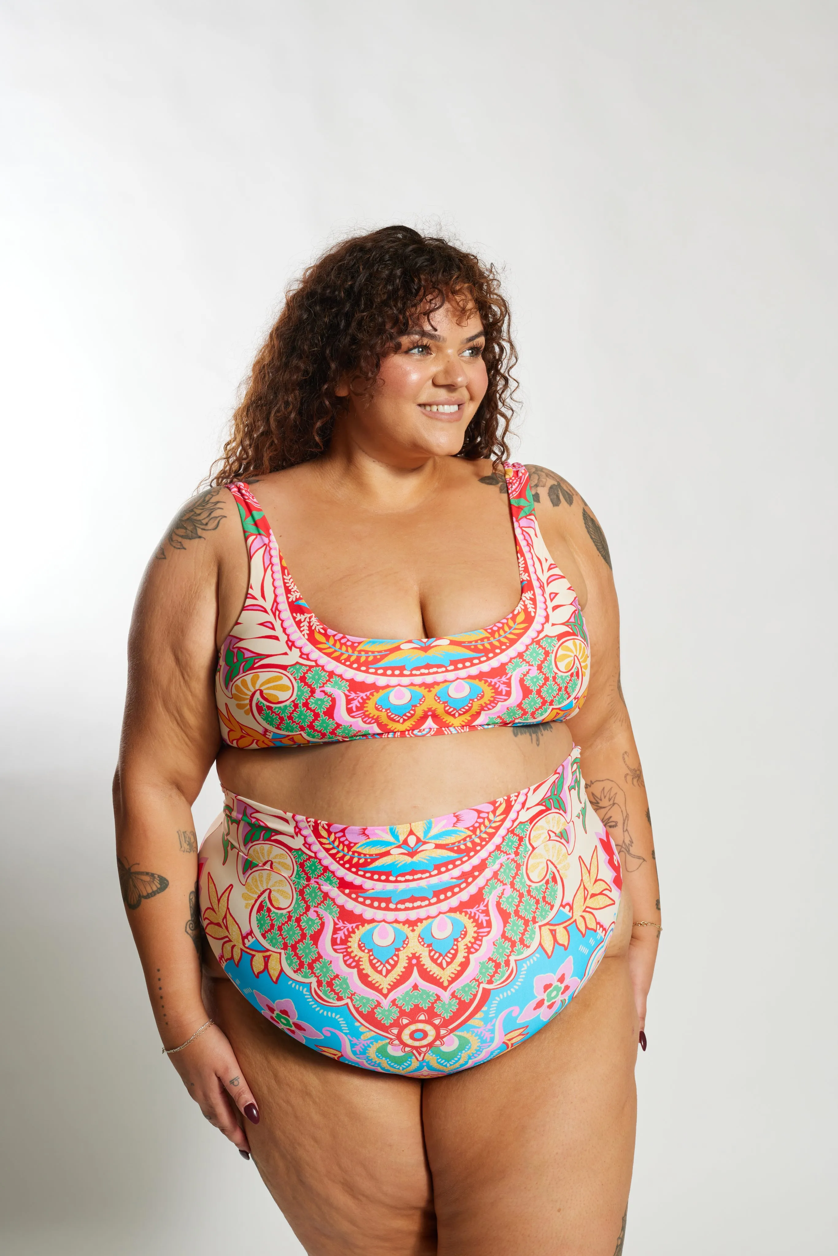 Gia Bikini Top Curve - Infamous Carnival