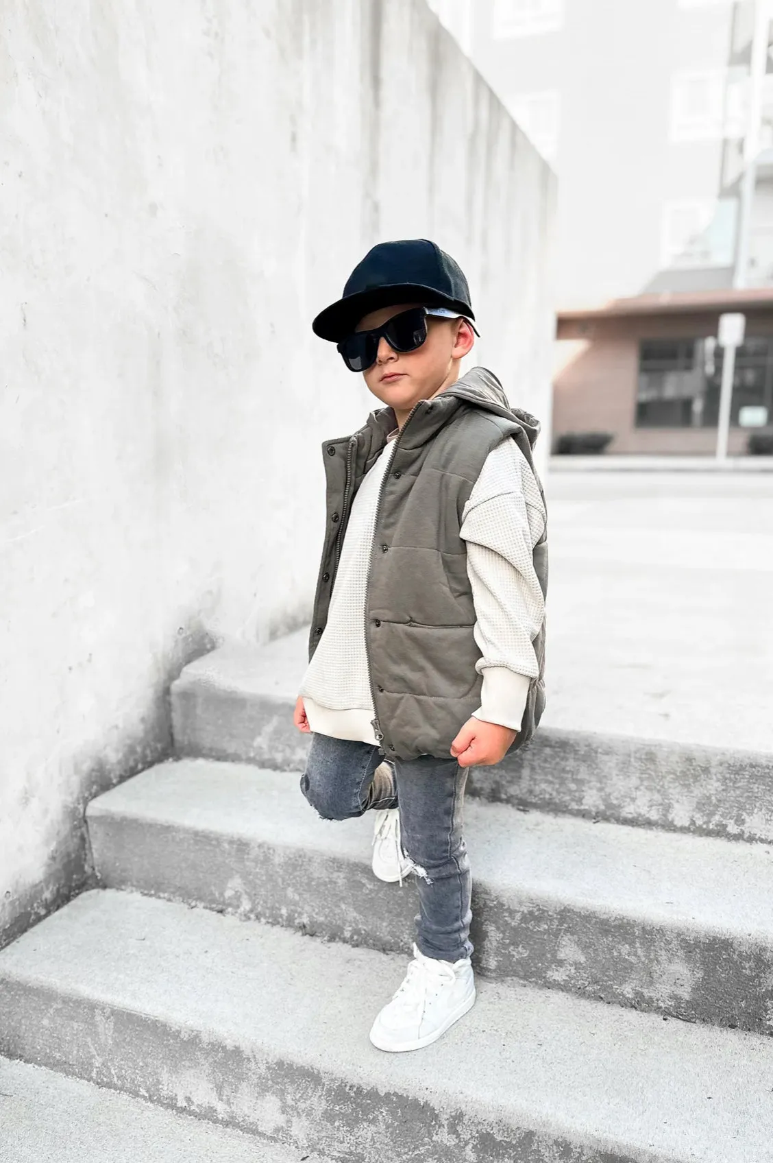 HOODED PUFFER VEST - ARMY GREEN