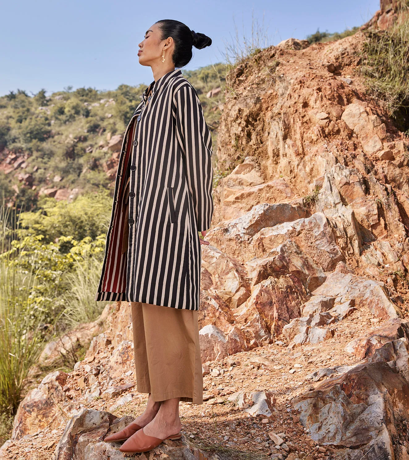 Khara Kapas Illusion Jacket 100% Cotton with Warm Sandwich Fabric Black and White KW670