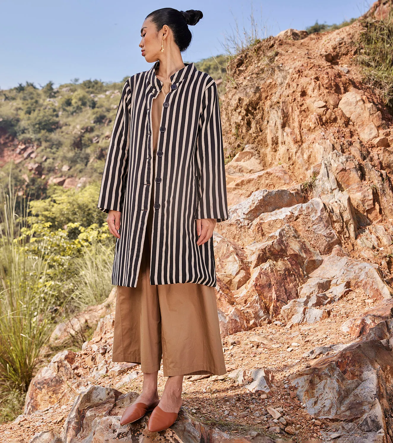 Khara Kapas Illusion Jacket 100% Cotton with Warm Sandwich Fabric Black and White KW670