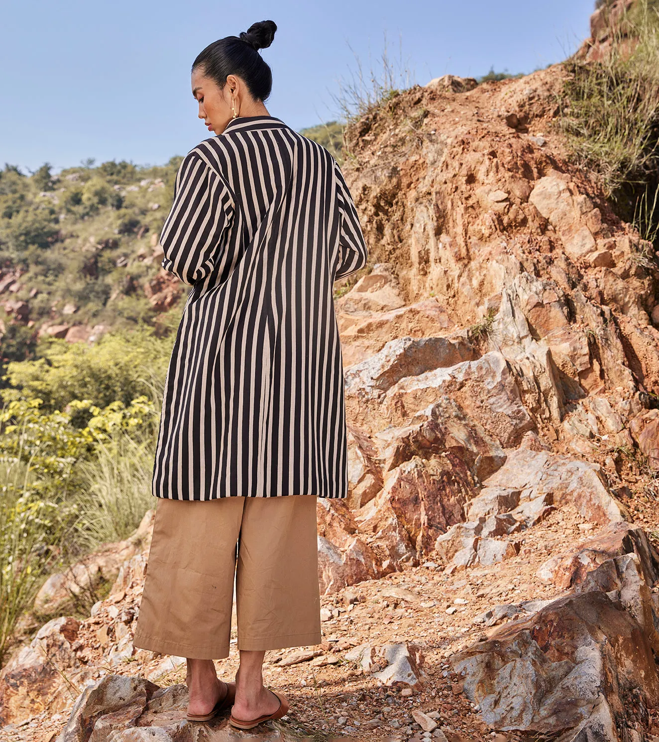 Khara Kapas Illusion Jacket 100% Cotton with Warm Sandwich Fabric Black and White KW670