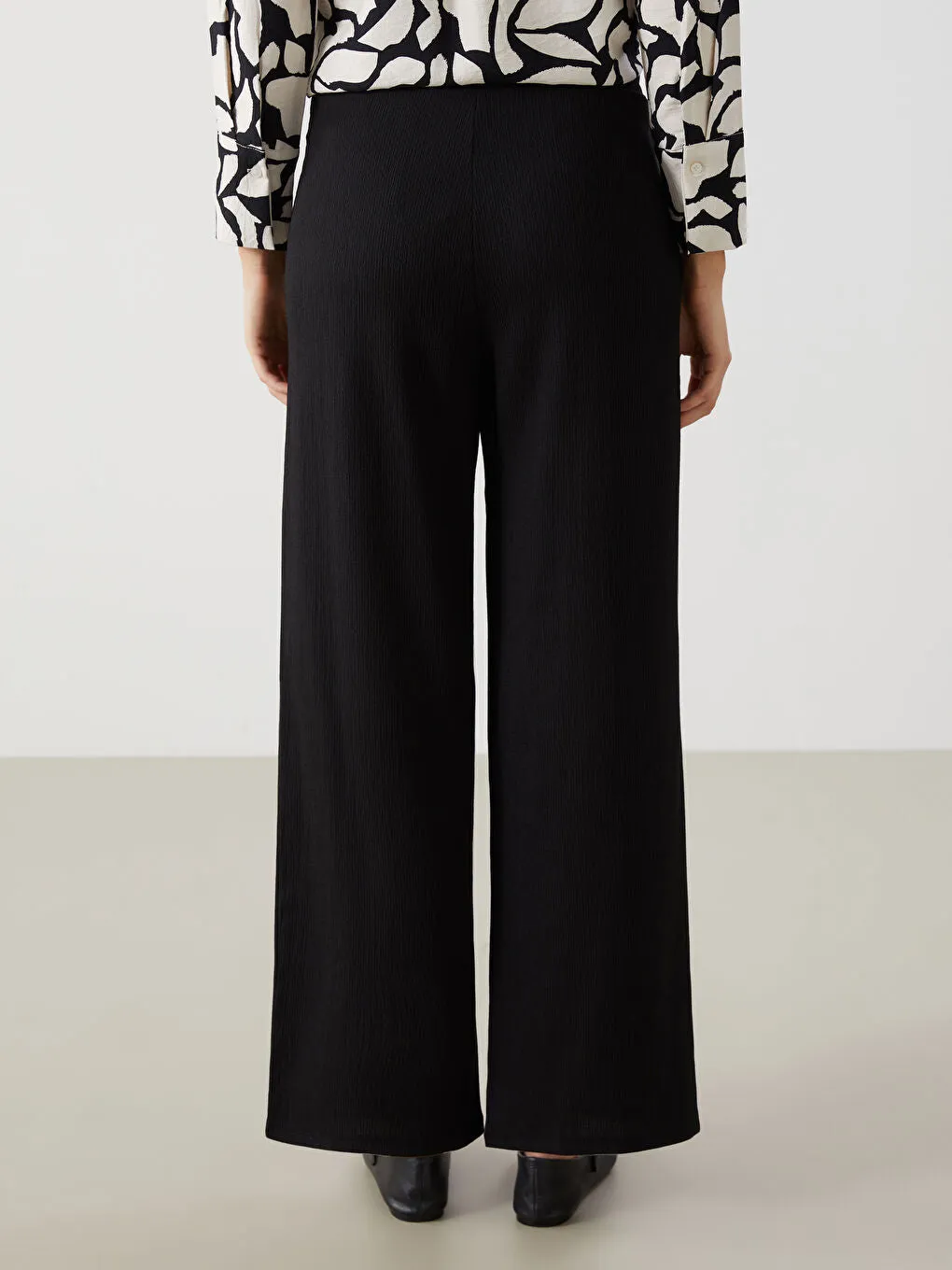 LCW Modest Black Elastic Waist Textured Women Trousers
