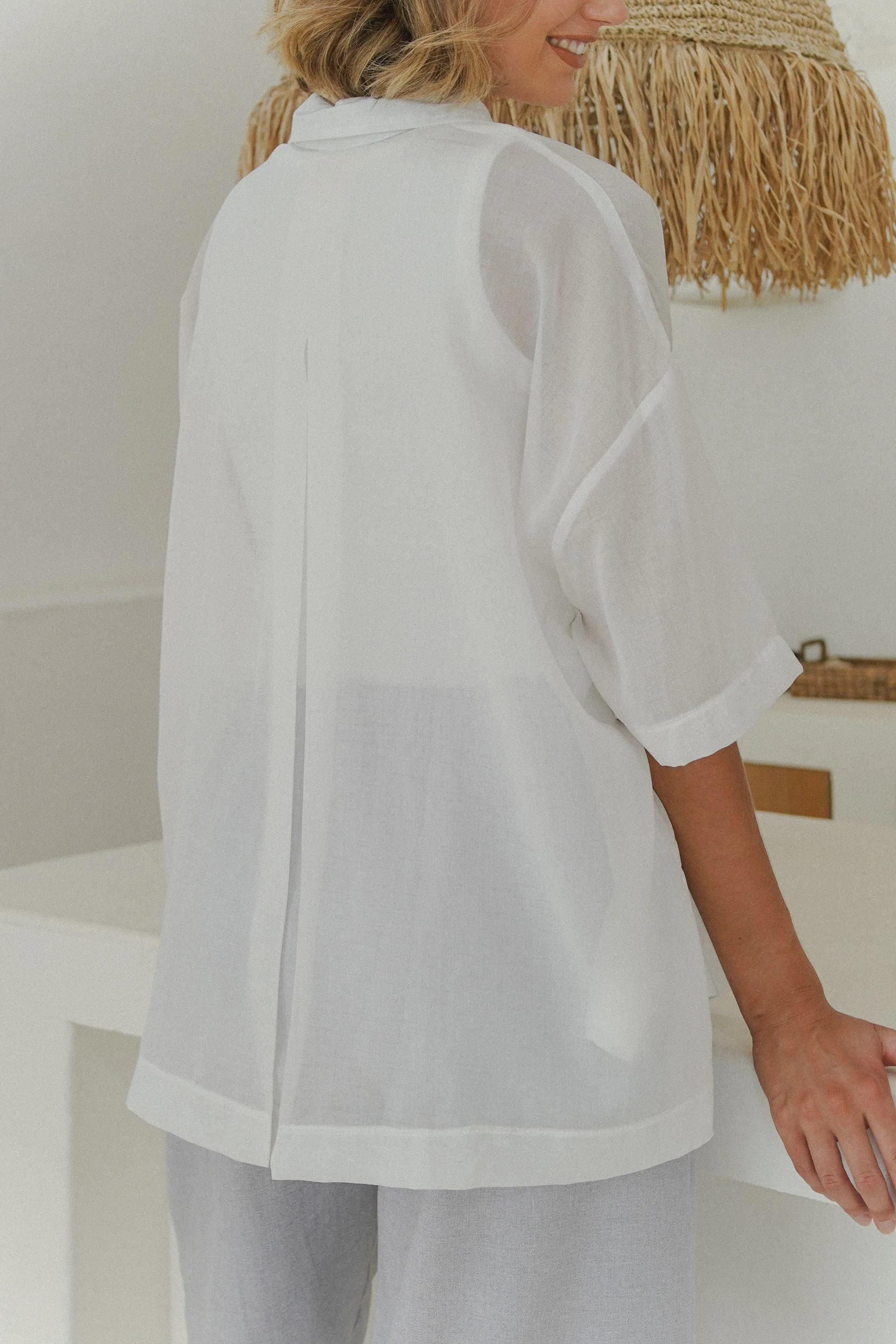 LEISURE TOP IN FROSTY WHITE