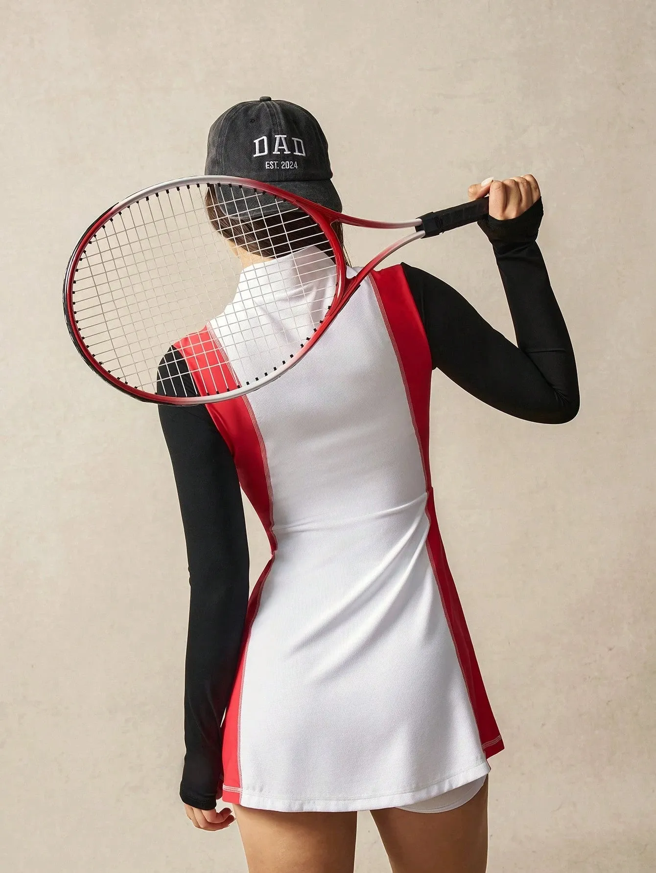 Long-Sleeve Zip-Up Sports Dress – High Collar, Slim Fit & Stylish