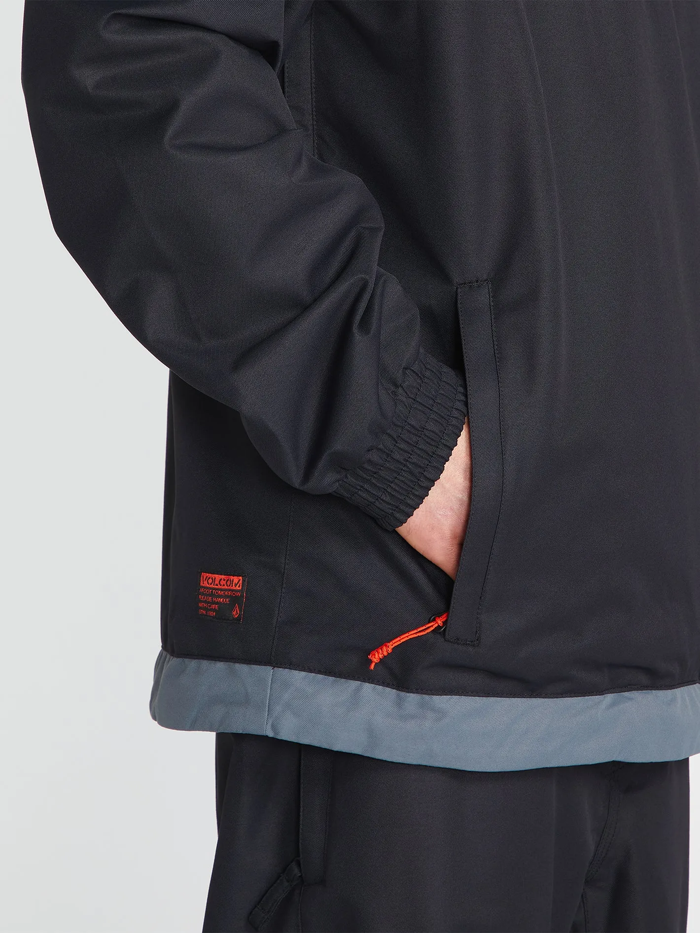 Longo Pullover Jacket - Black