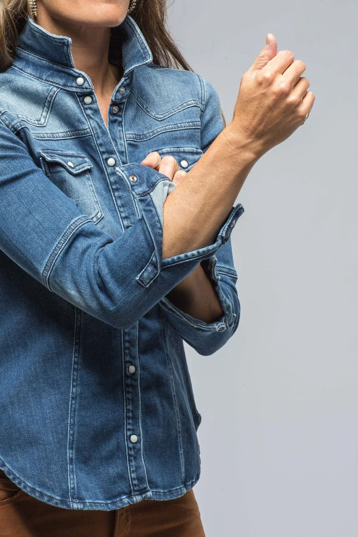 Maddi Fitted Western Shirt in Mid Dark Blue