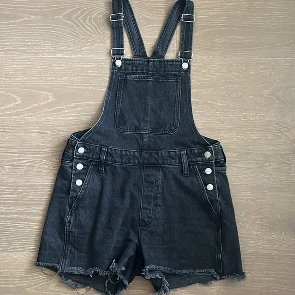 Madewell Adirondack Short Overalls in Lunar Wash size small
