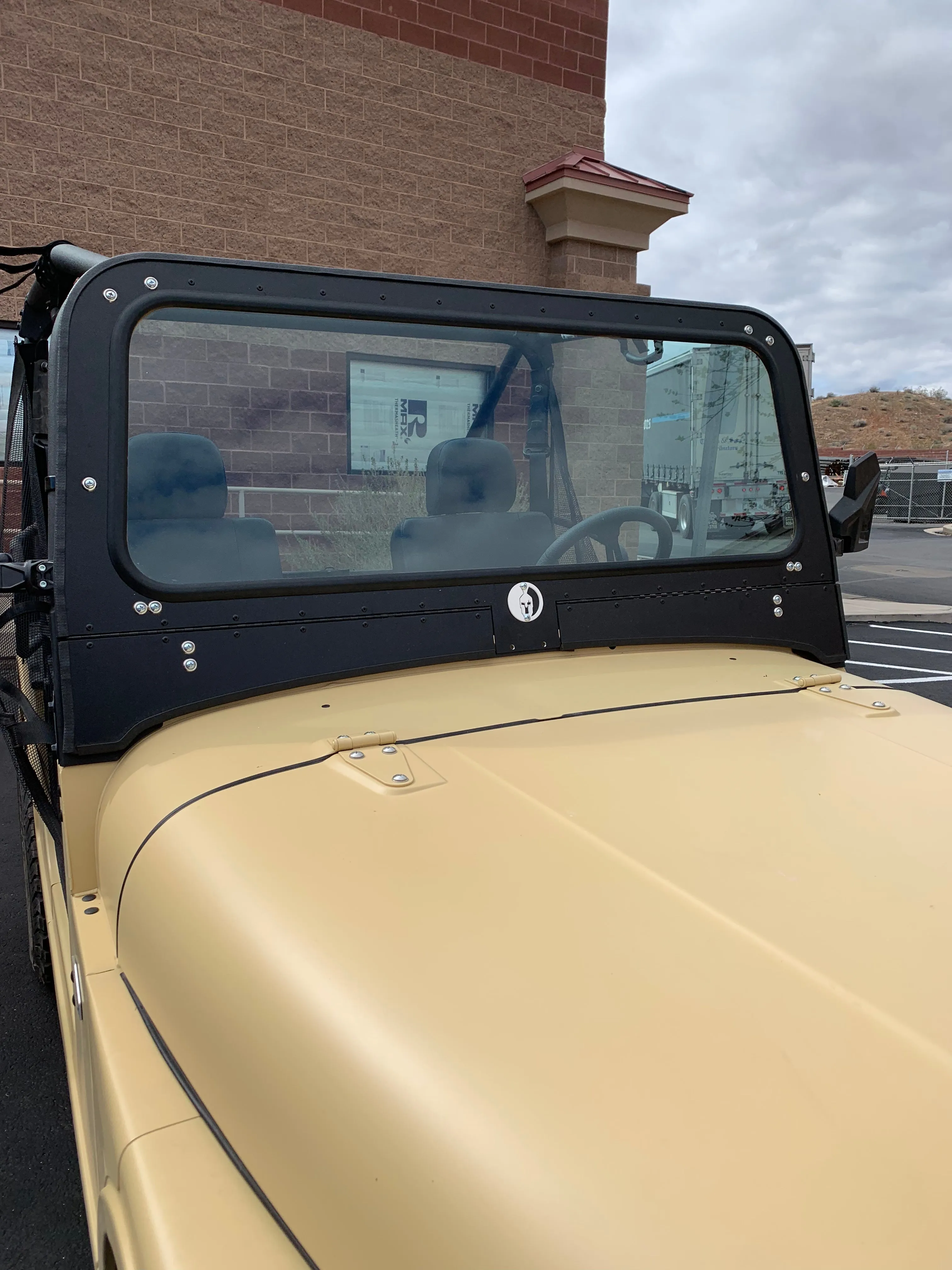 MAHINDRA ROXOR FRONT WINDSHIELD 2018 