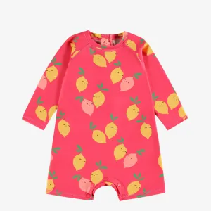 Maillot de bain une-pièce rose à motifs de citrons, bébé || Pink one piece swimsuit with lemon all over print, baby