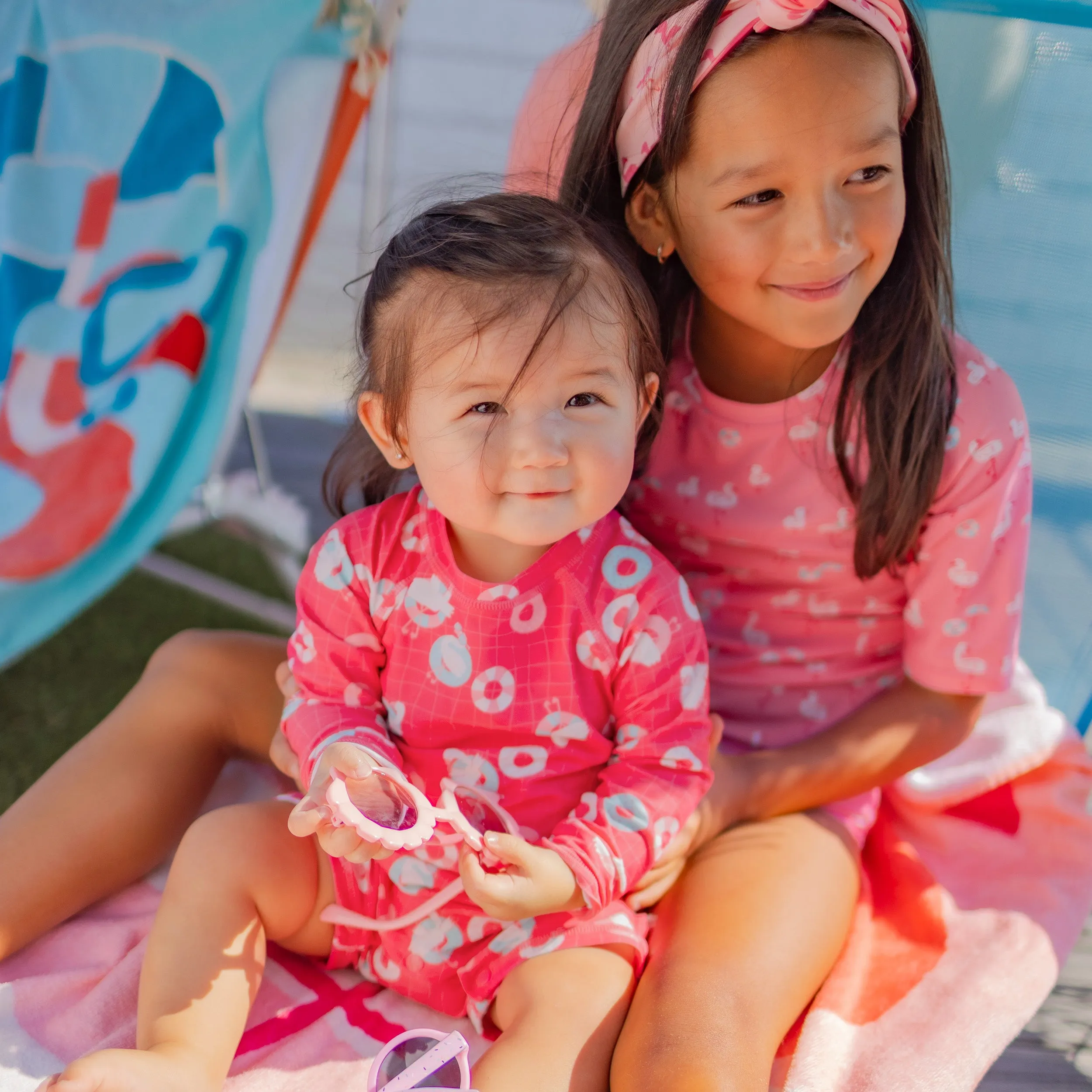 Maillot de bain une pièce rose à motifs de flamants roses, bébé || Pink one piece swimsuit with flamingo all over print, baby
