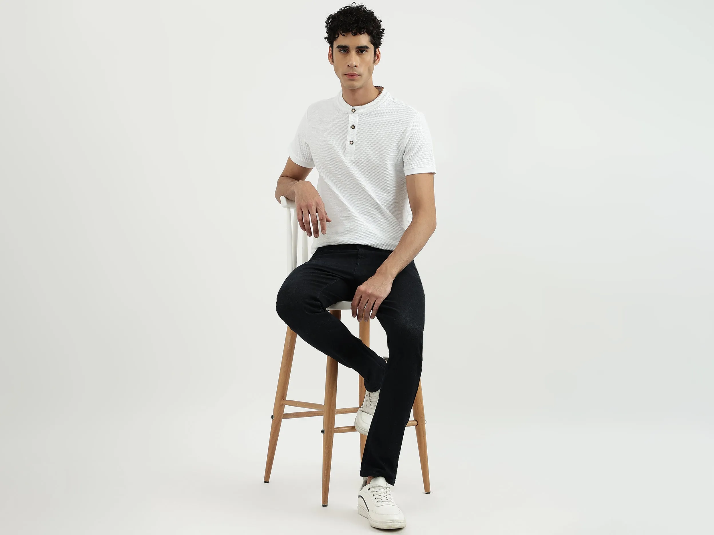 Men Textured Mandarin Collar T-Shirt