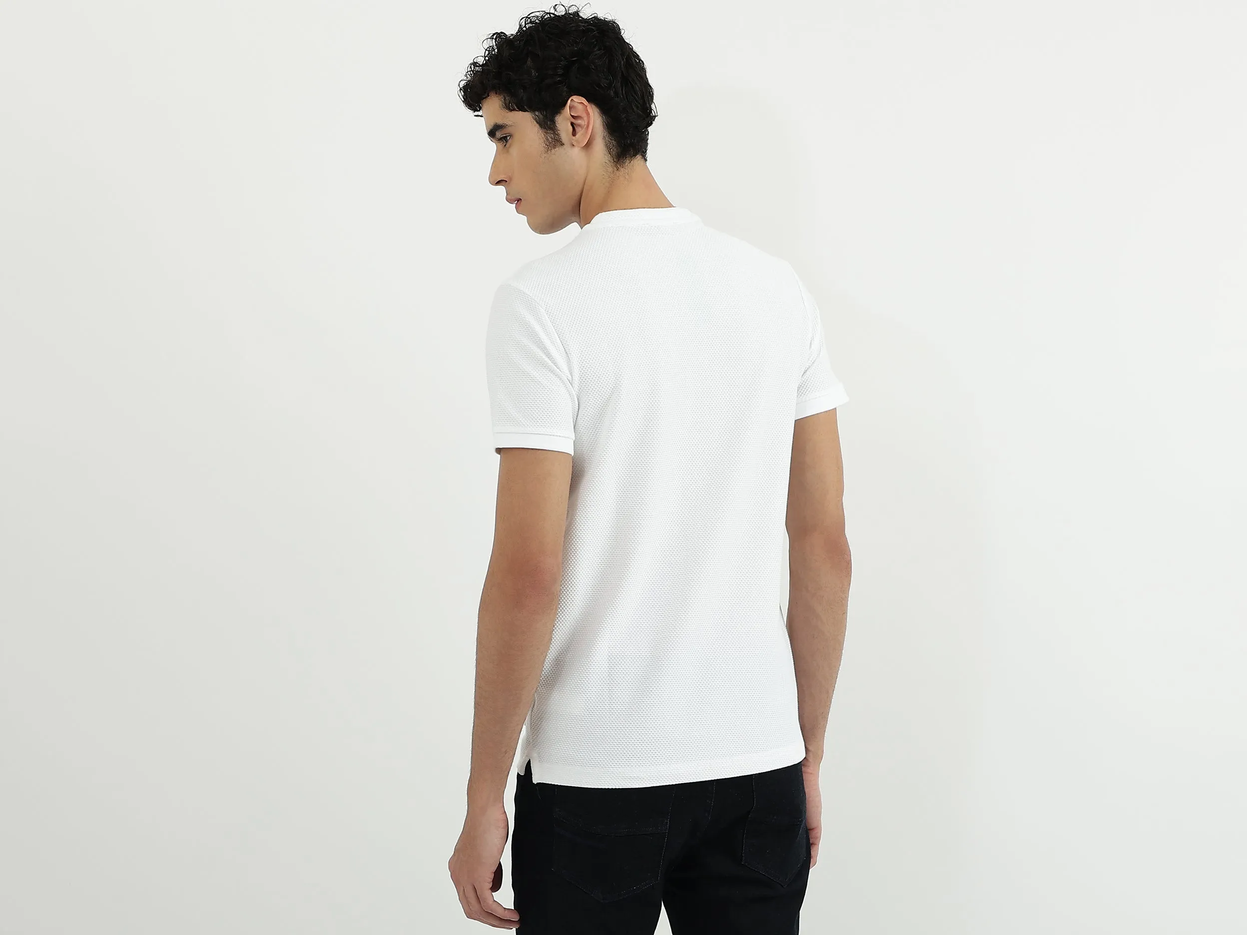Men Textured Mandarin Collar T-Shirt
