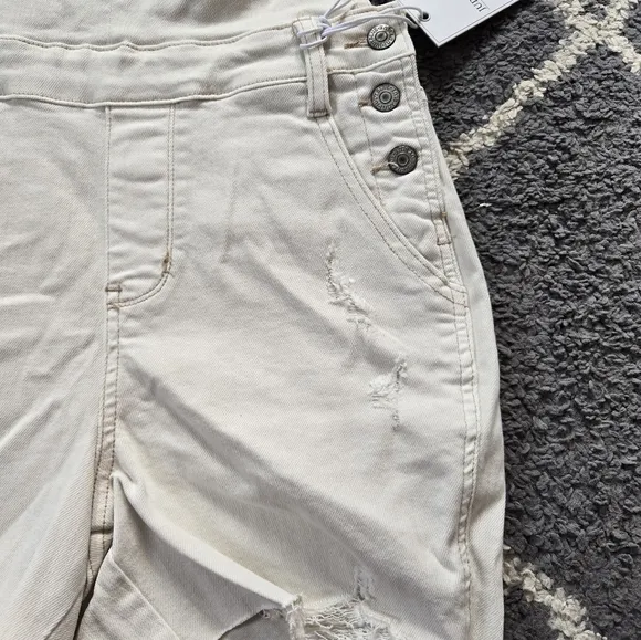 NEW JUDY BLUE judy blue ecru destroy overall shorts in ecru Size Small