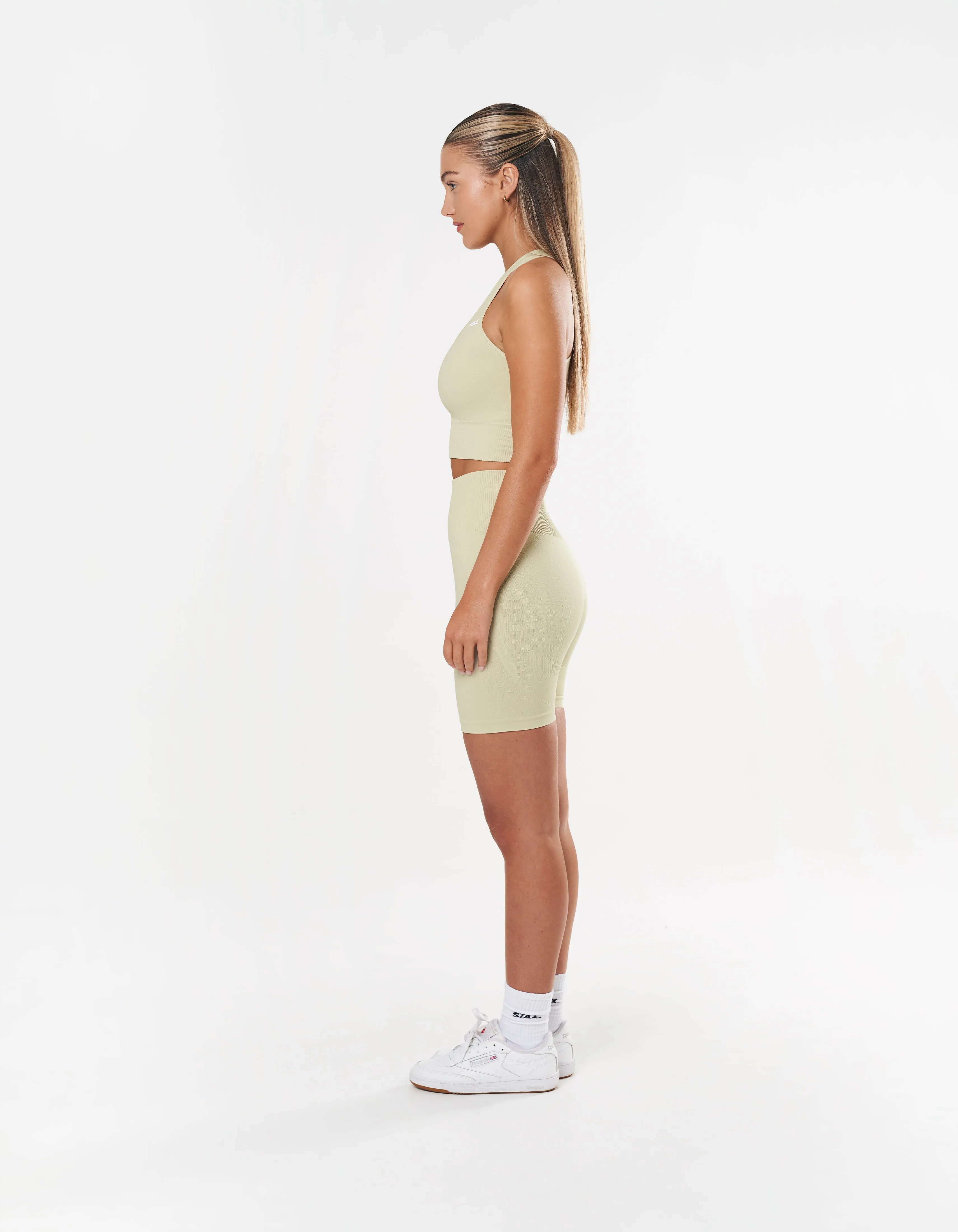Premium Seamless Midi Bike Shorts - Vanilla Essence