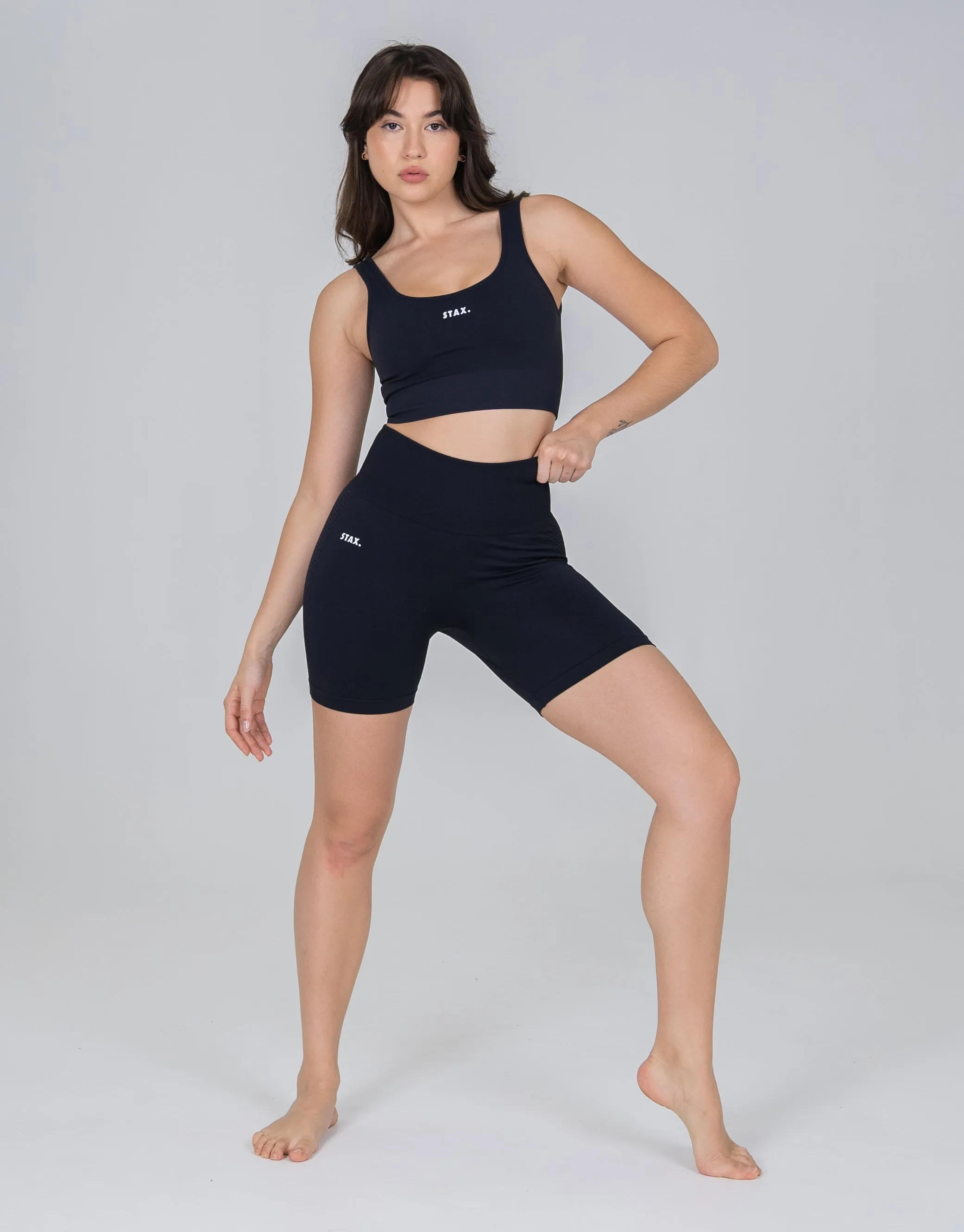 Premium Seamless V6 Low Back Crop  - Oxford (Cool Black)