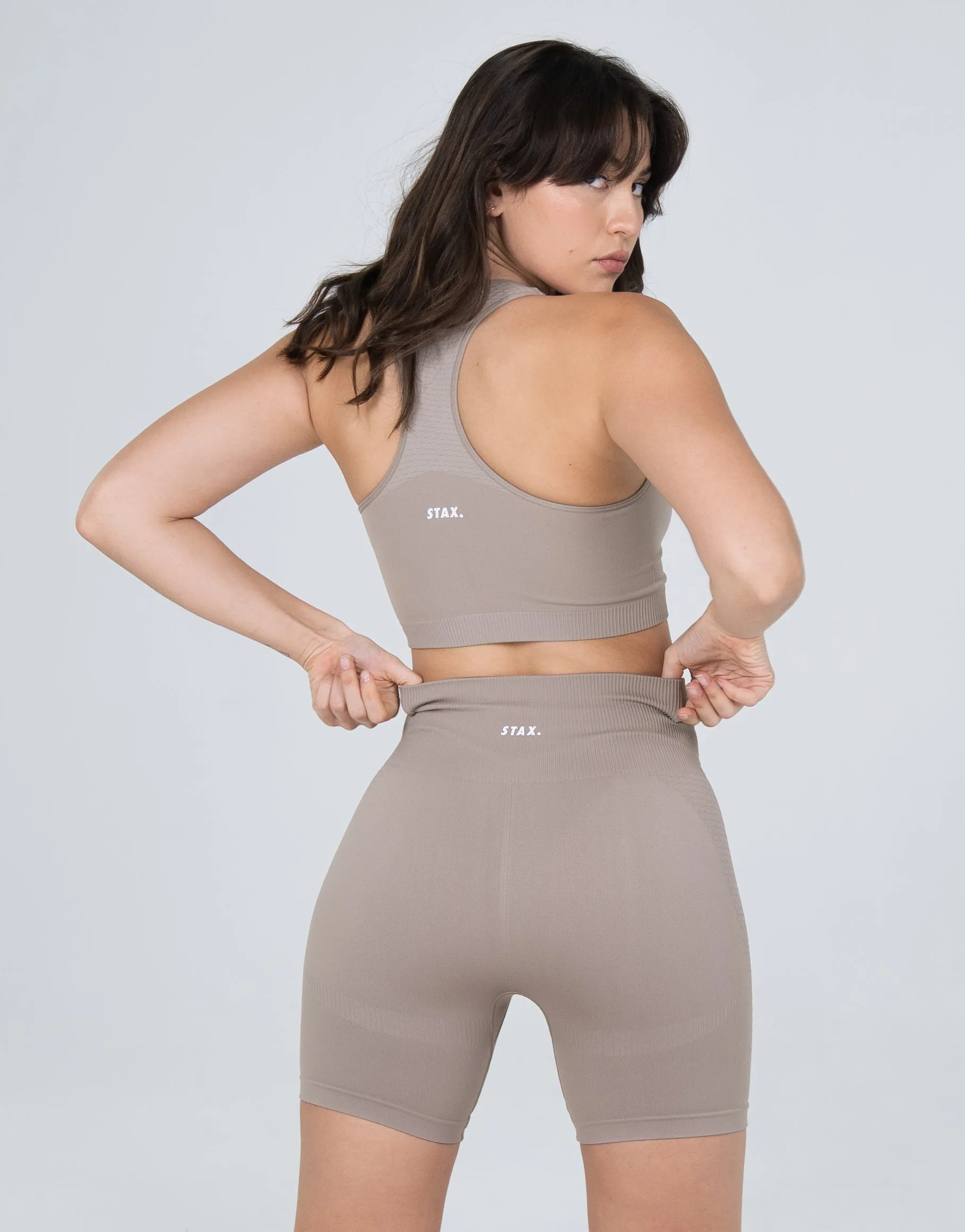 Premium Seamless V6 Midi Bike Shorts - Akira (Beige)