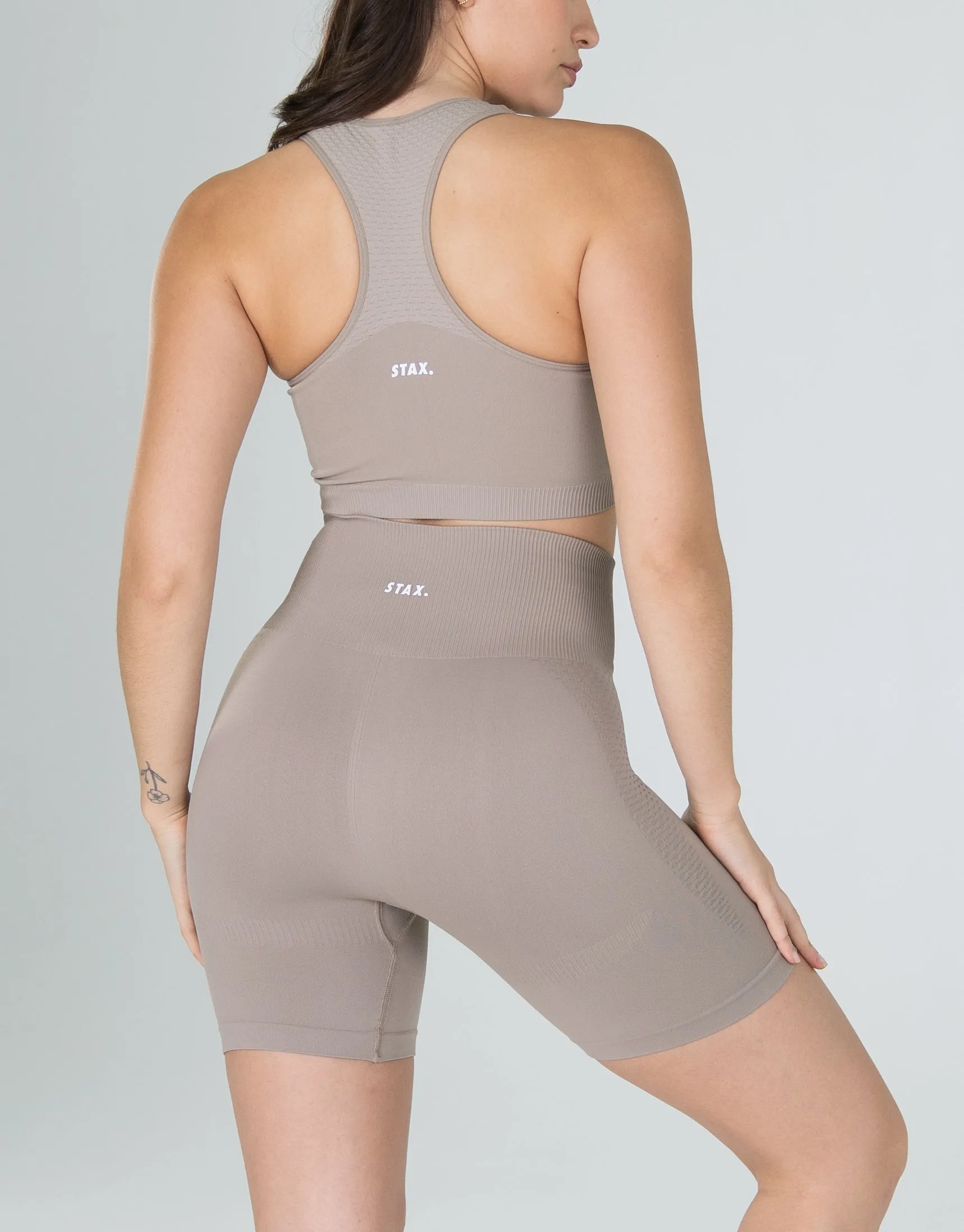 Premium Seamless V6 Racer Crop - Akira (Beige)
