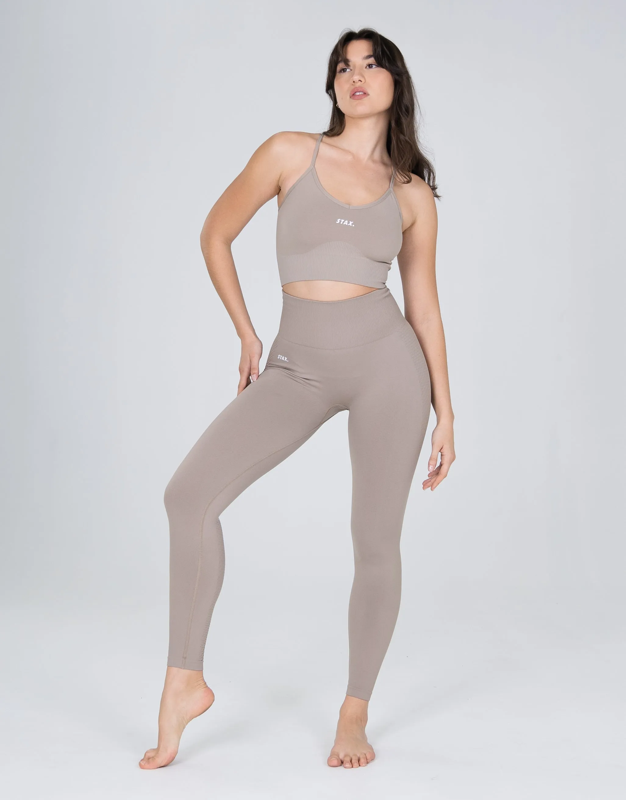 Premium Seamless V6 Strappy Crop - Akira (Beige)