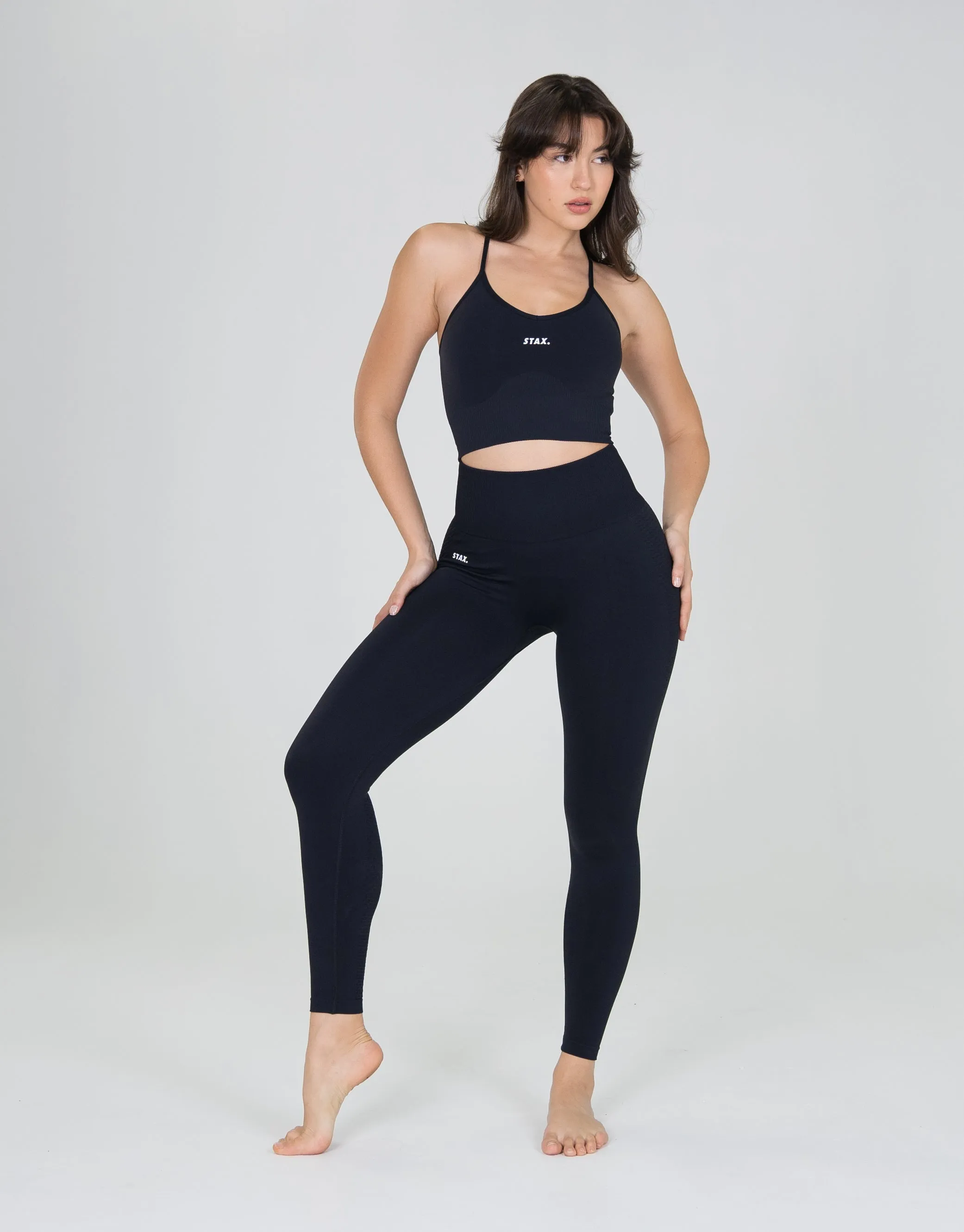 Premium Seamless V6 Strappy Crop - Oxford (Cool Black)