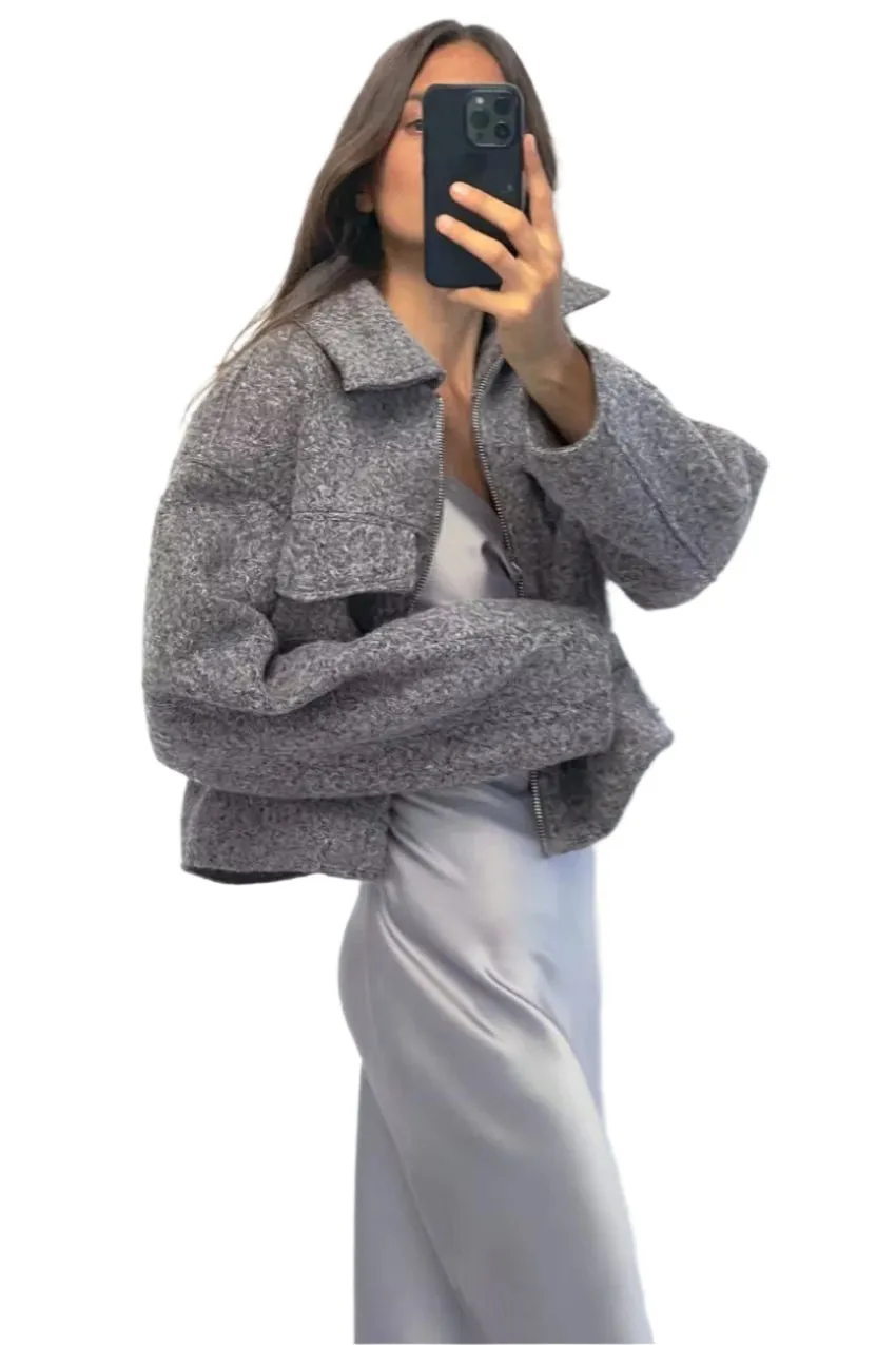 Quinn – Cropped Women’s Jacket with Modern Elegance