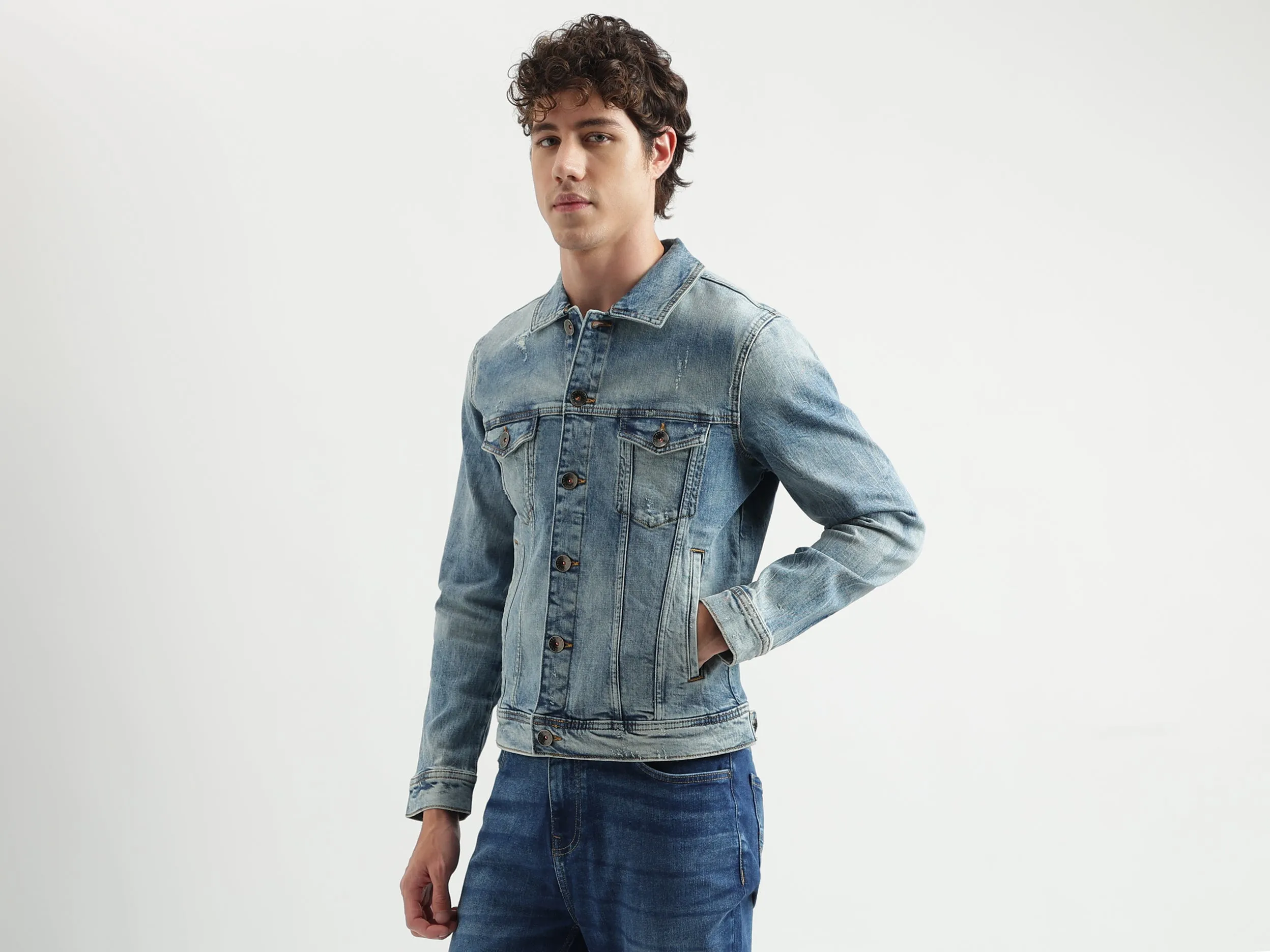 Regular Fit Spread Collar Solid Pattern Jacket