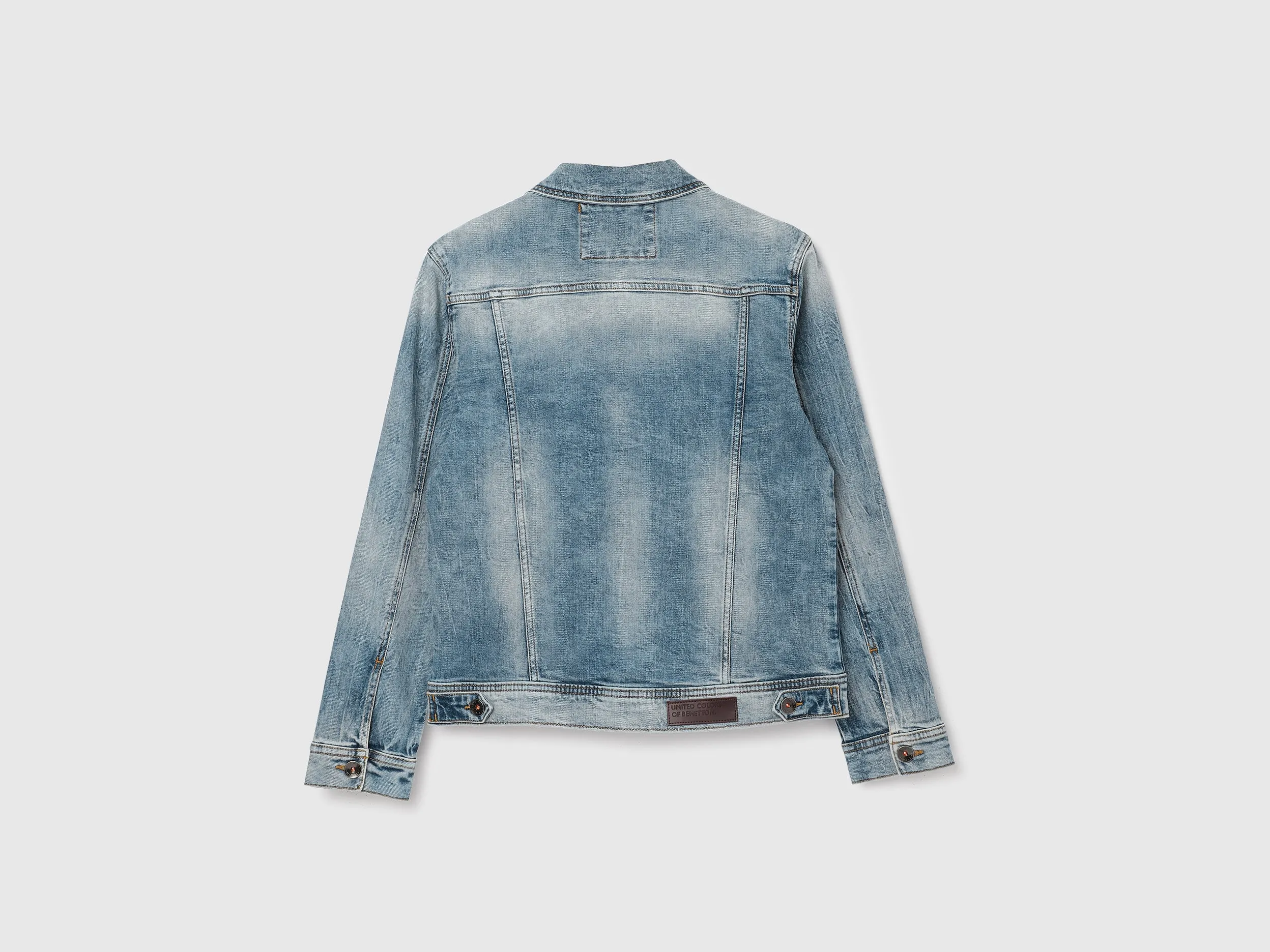 Regular Fit Spread Collar Solid Pattern Jacket