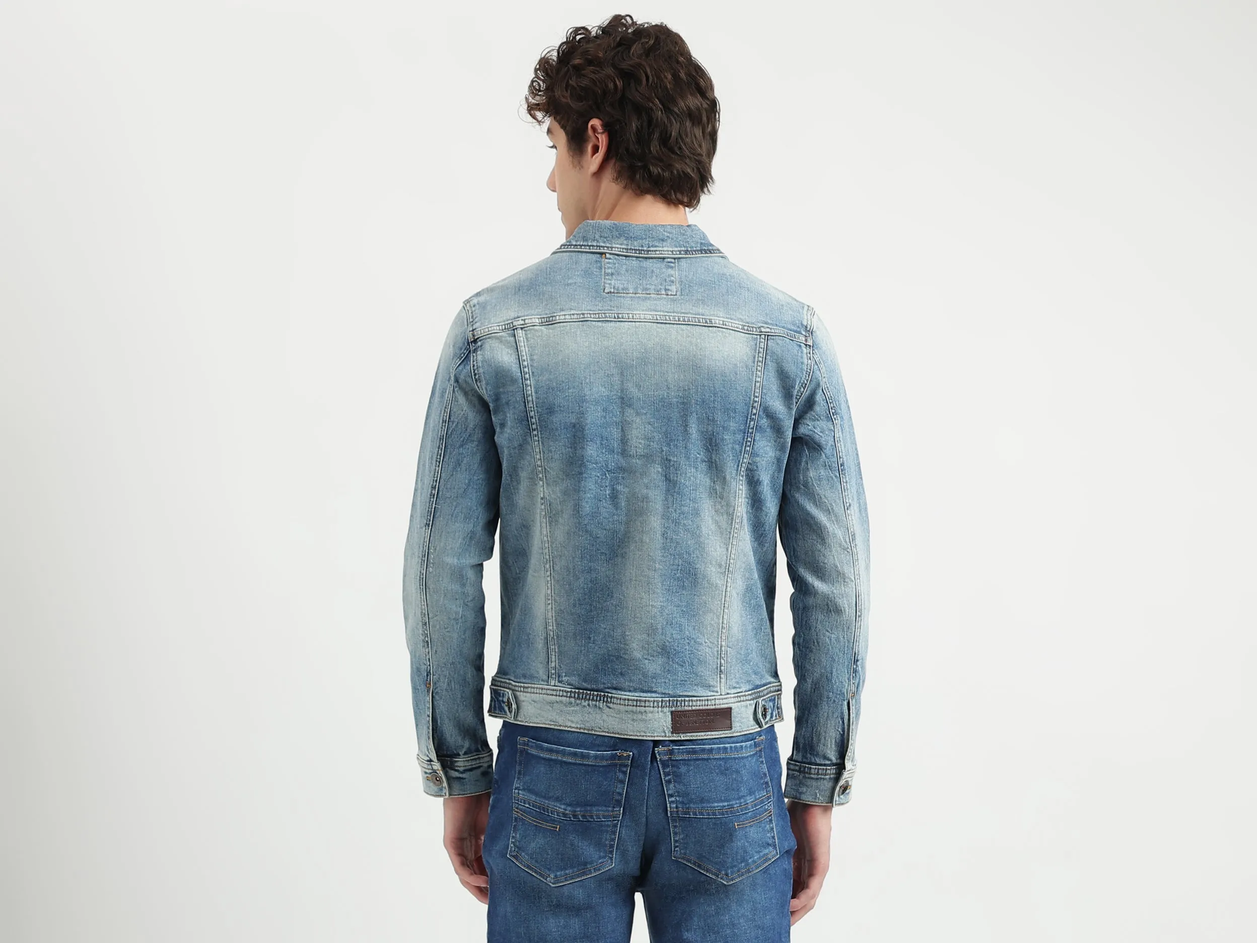Regular Fit Spread Collar Solid Pattern Jacket