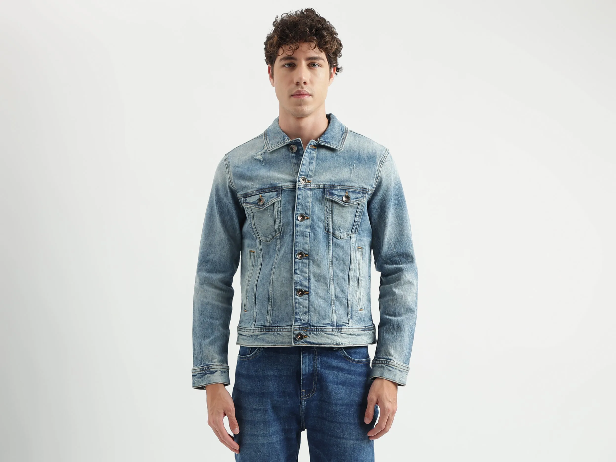 Regular Fit Spread Collar Solid Pattern Jacket