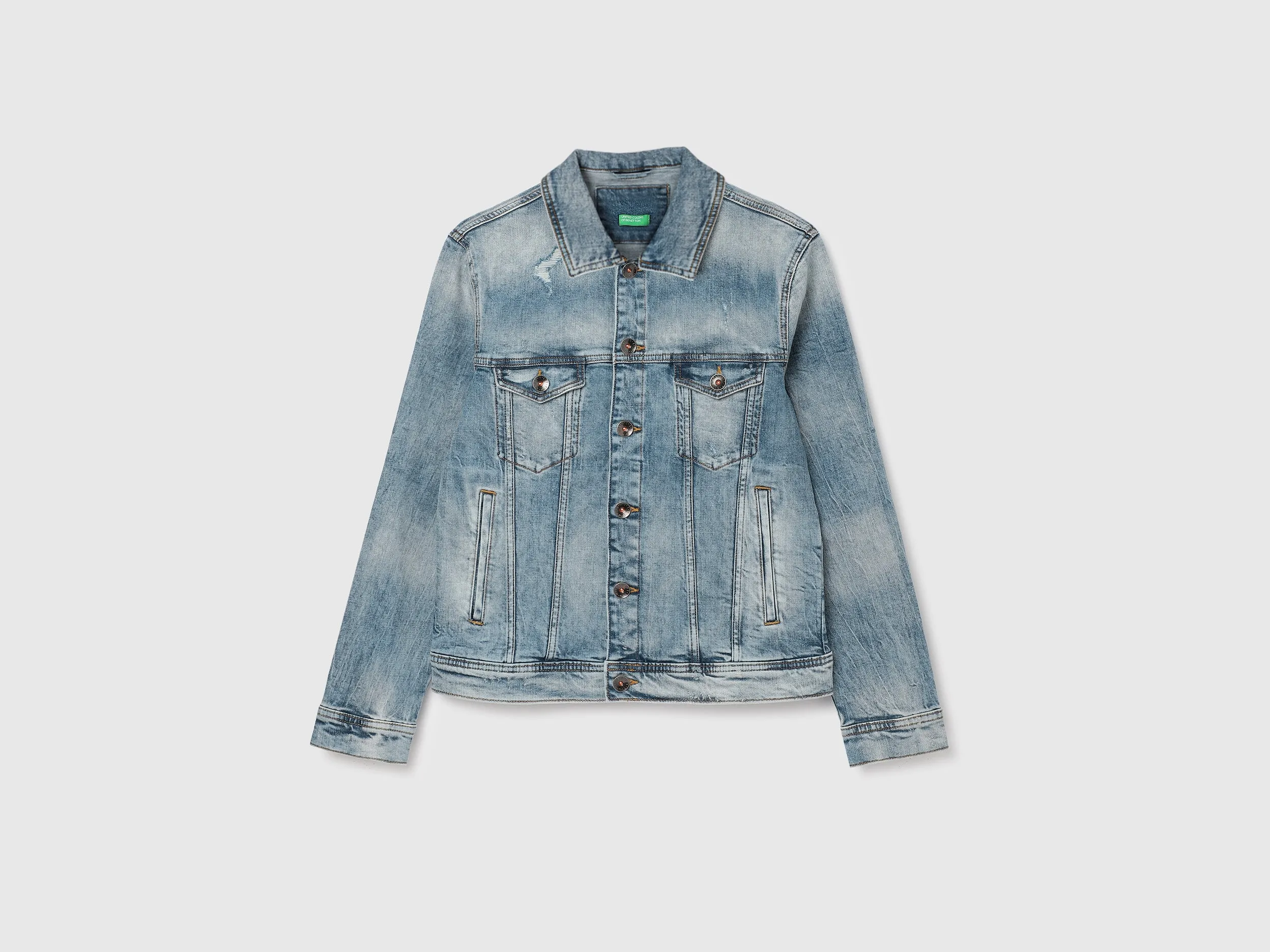 Regular Fit Spread Collar Solid Pattern Jacket