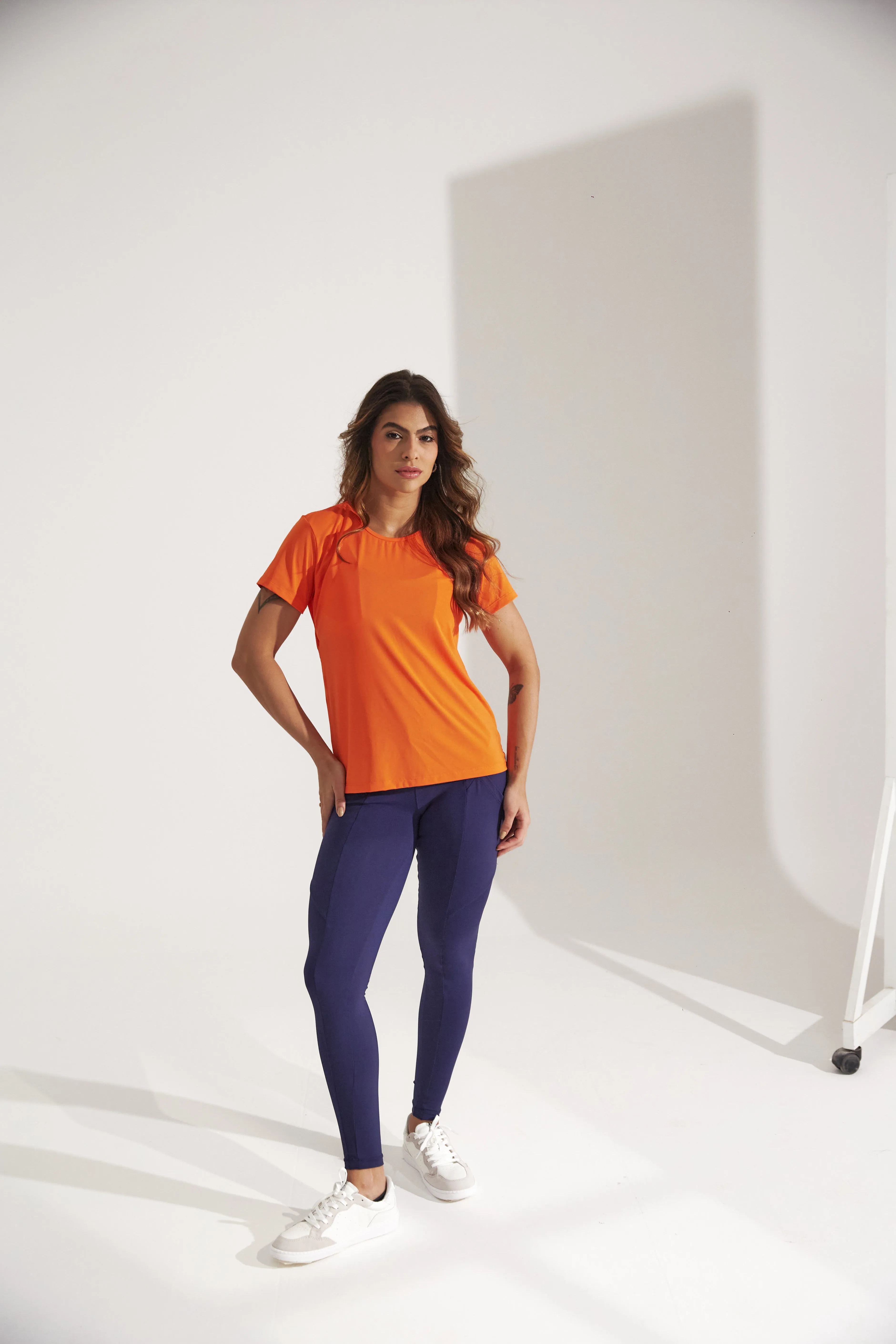 Rise Breeze Open-Back T-Shirt - Short Sleeve Lightweight Activewear Top with Stylish Cutout Design