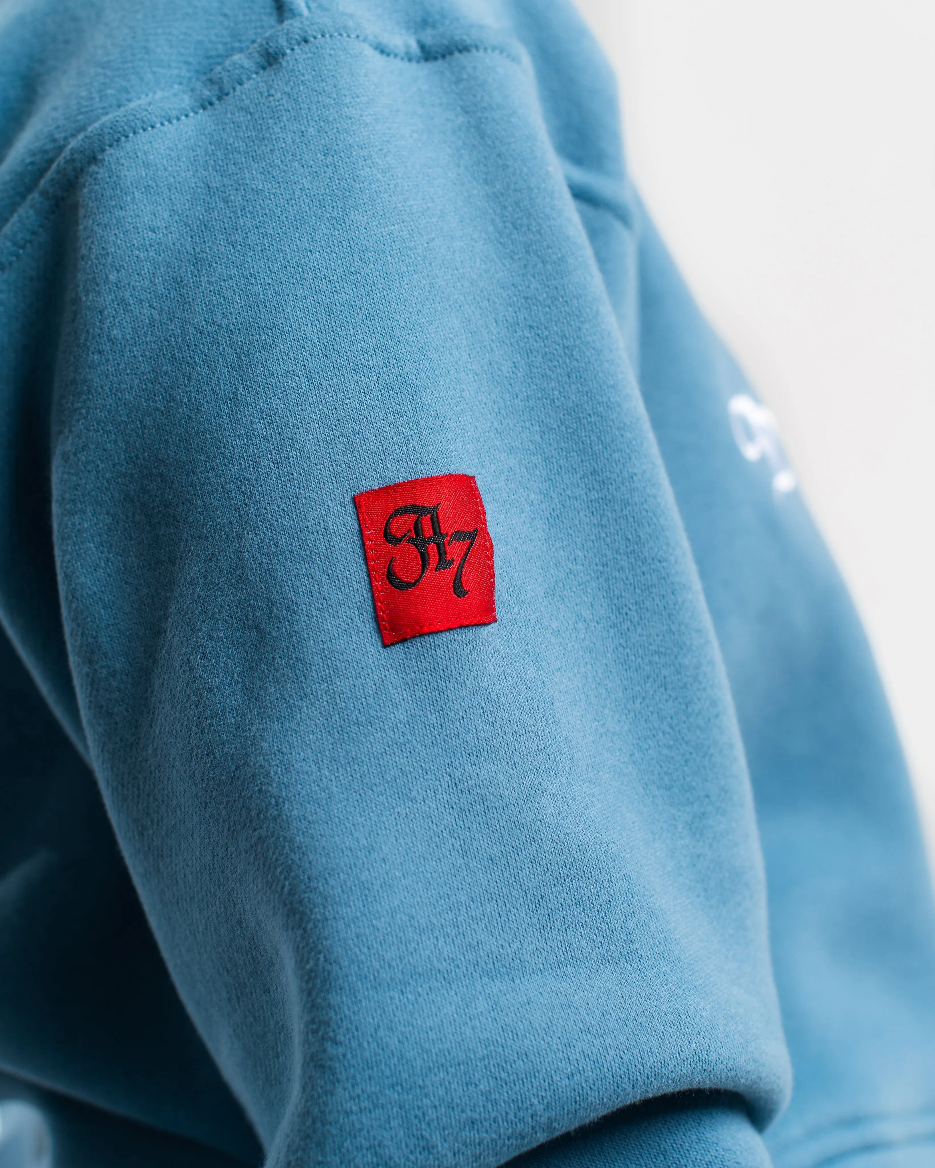 Script Oversized Non Bar Grip Crew - Slate Blue
