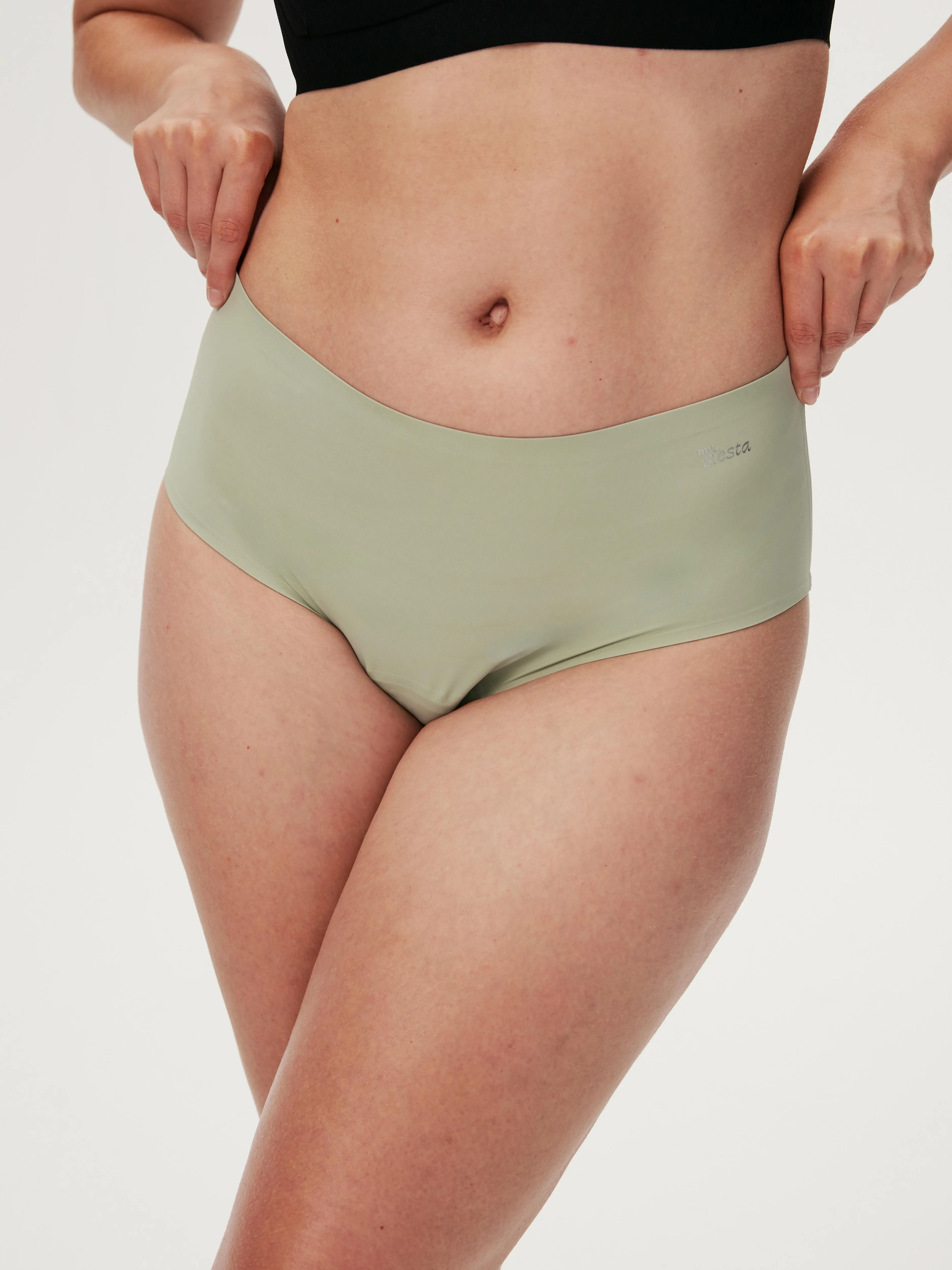 Seamless Full Brief