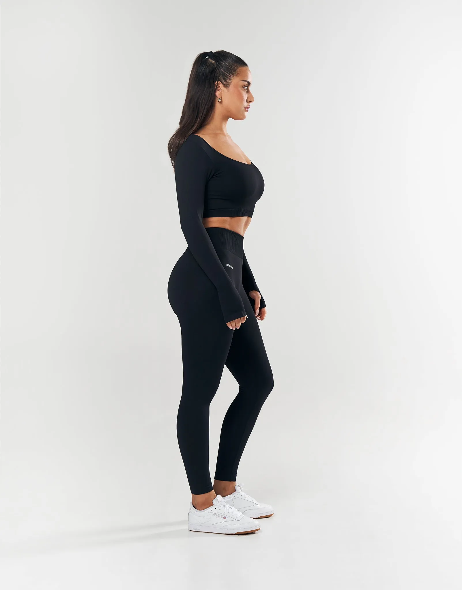 Seamless Scoop Long Sleeve - Black