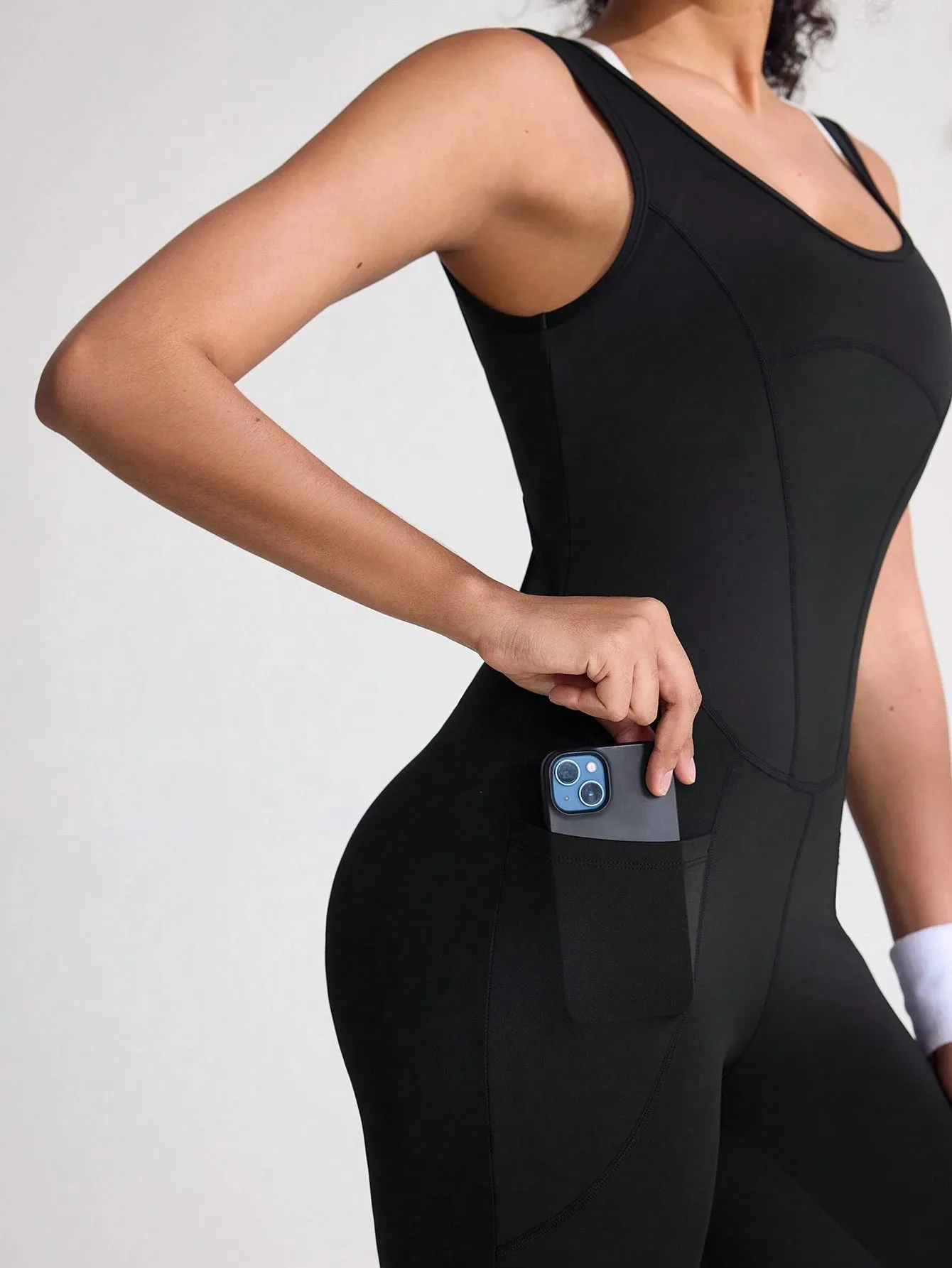 Seamless Stretchy Breathable Jumpsuit – Sleek & Comfortable Activewear