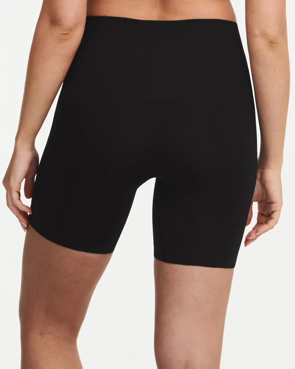 Smooth Comfort Shaping Mid Thigh Short
